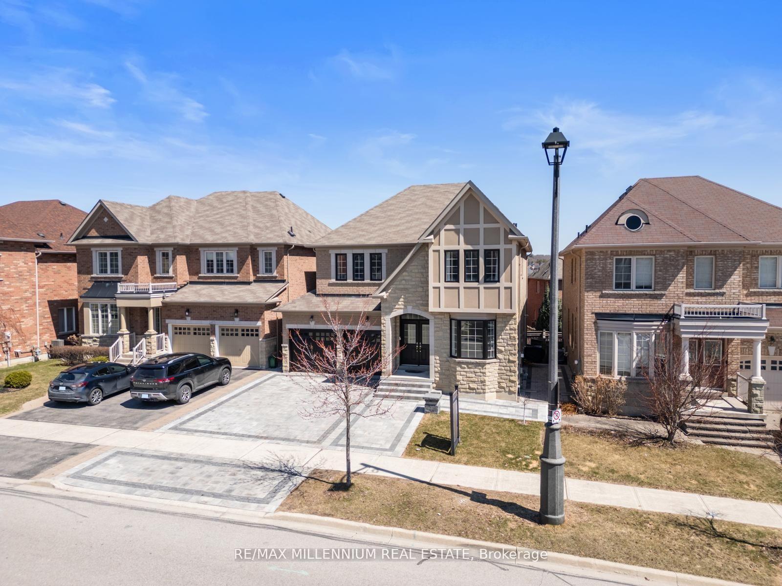 Photo 4 of 433 Mavrinac Boulevard, Aurora, Bayview Northeast — HOMEH