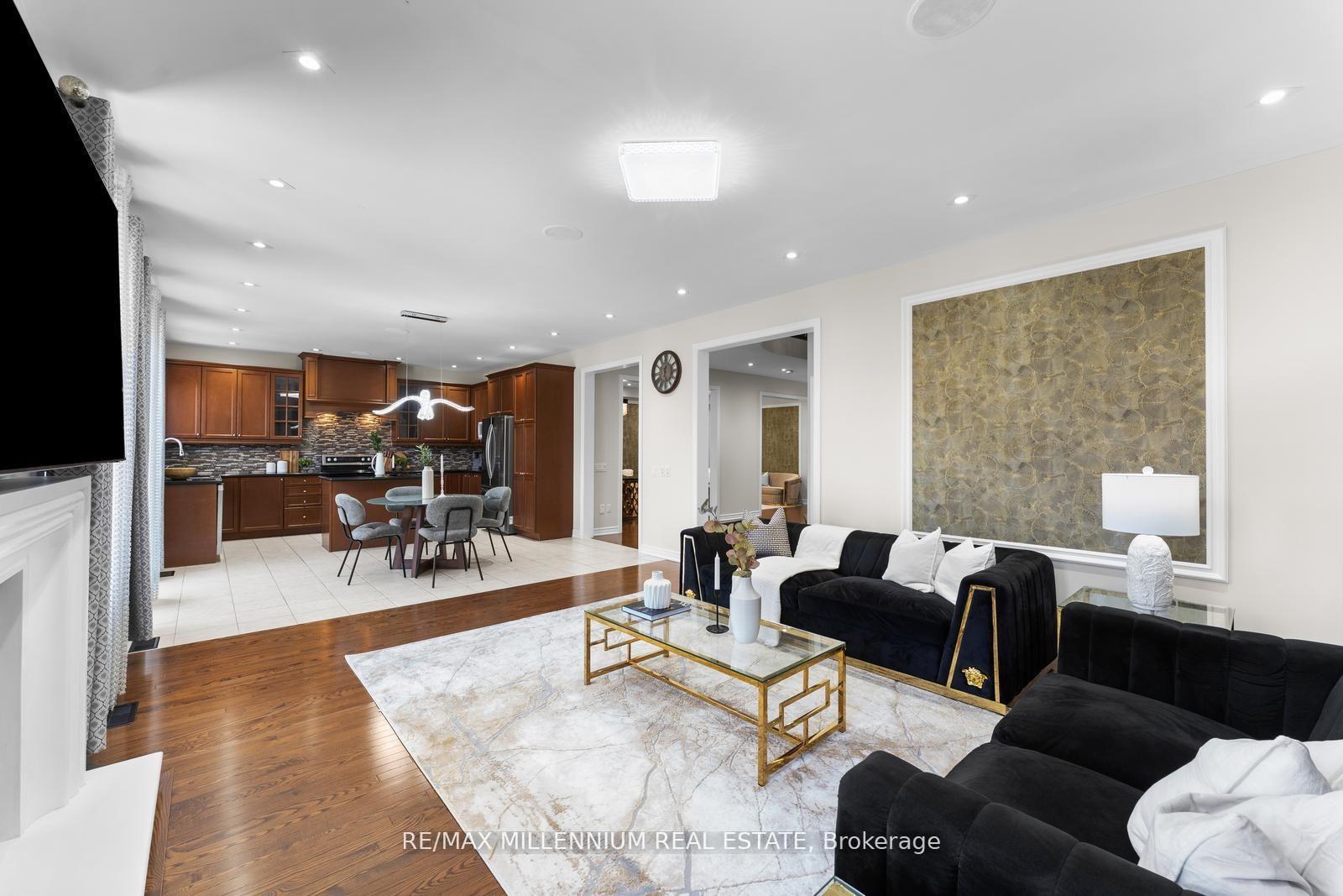 Photo 14 of 433 Mavrinac Boulevard, Aurora, Bayview Northeast — HOMEH