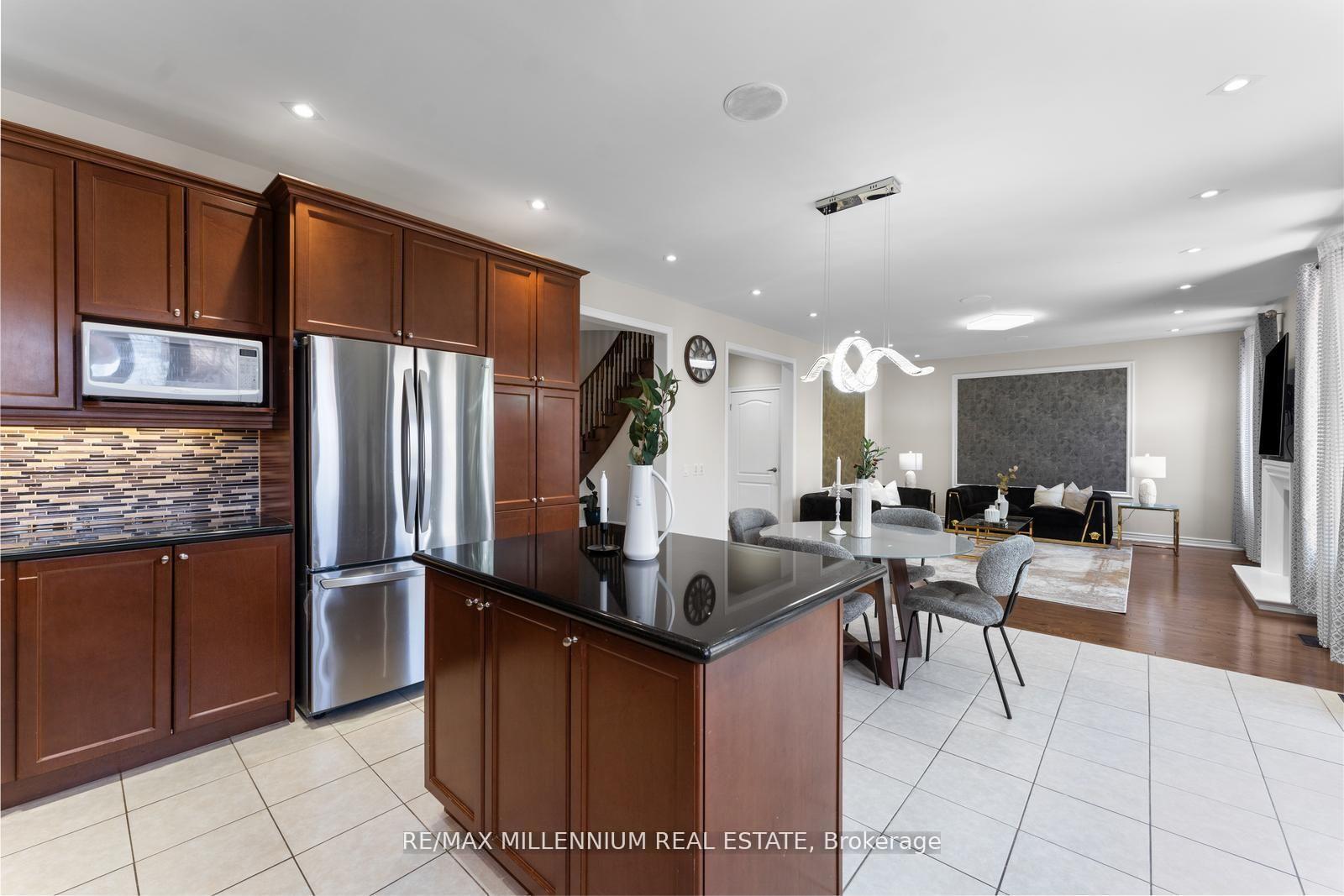 Photo 18 of 433 Mavrinac Boulevard, Aurora, Bayview Northeast — HOMEH