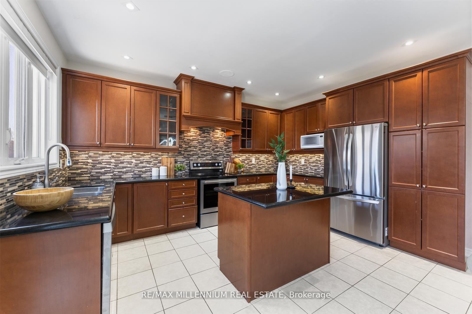 Photo 19 of 433 Mavrinac Boulevard, Aurora, Bayview Northeast — HOMEH