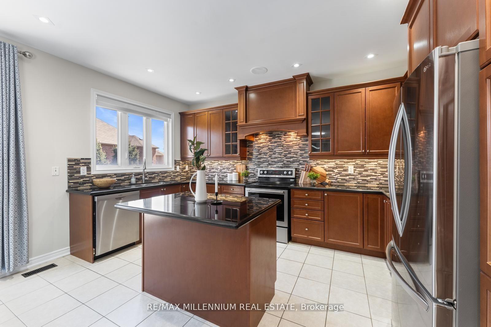Photo 23 of 433 Mavrinac Boulevard, Aurora, Bayview Northeast — HOMEH