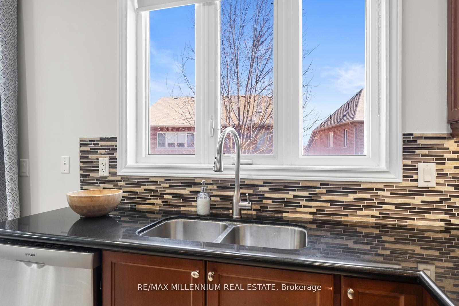 Photo 24 of 433 Mavrinac Boulevard, Aurora, Bayview Northeast — HOMEH