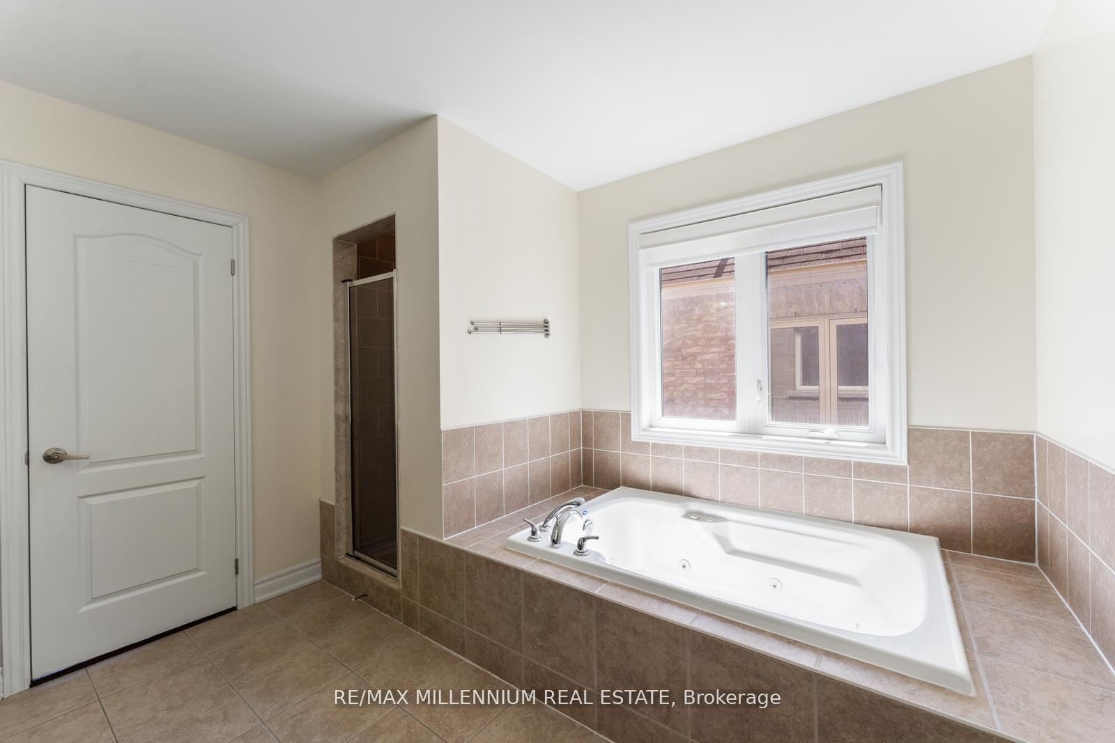 Photo 31 of 433 Mavrinac Boulevard, Aurora, Bayview Northeast — HOMEH