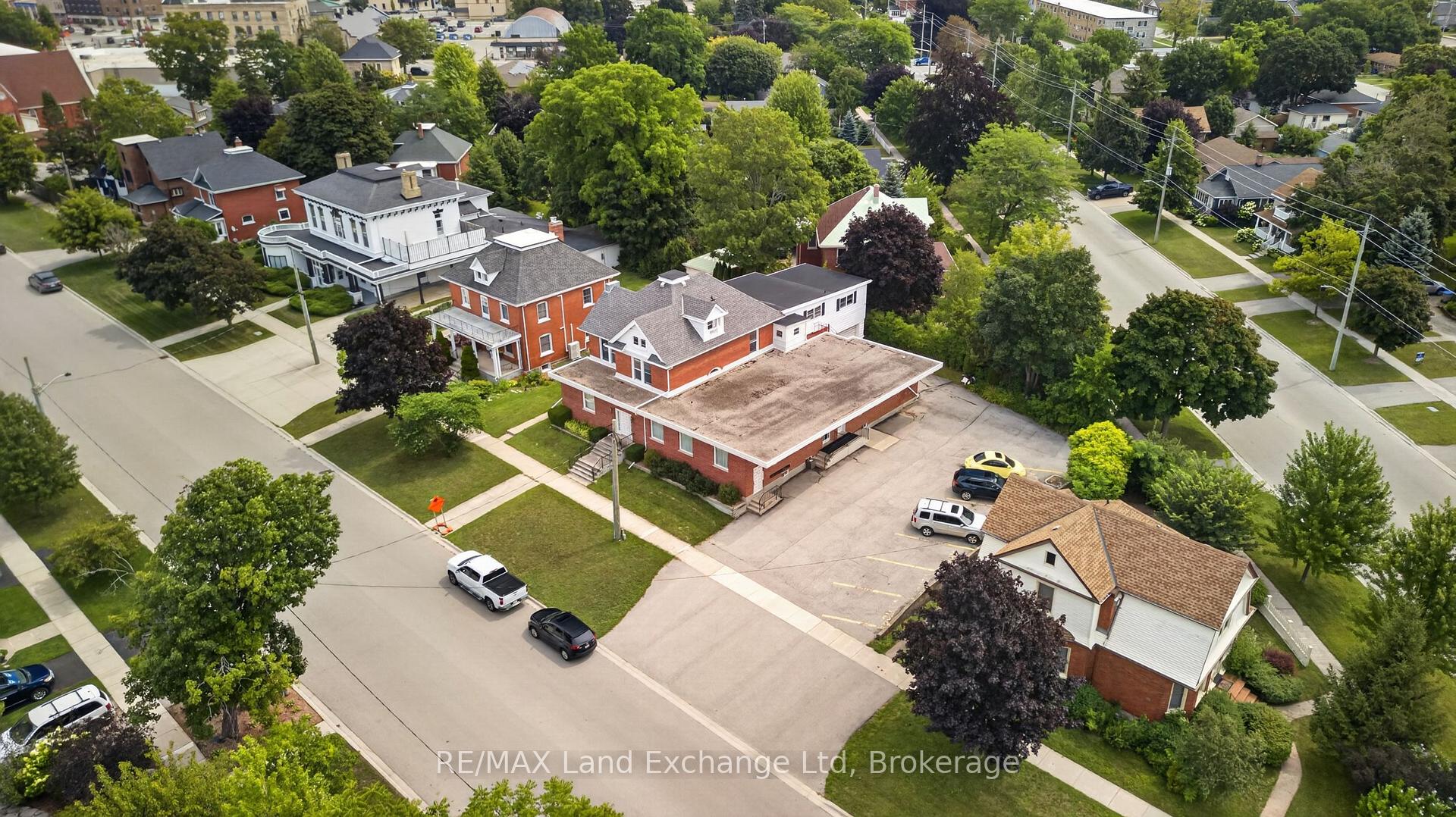 Photo 2 of 77 Montreal Street, Goderich, Goderich (Town) — HOMEH