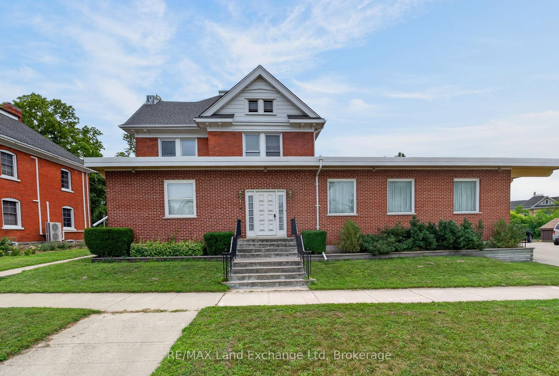 Photo 6 of 77 Montreal Street, Goderich, Goderich (Town) — HOMEH