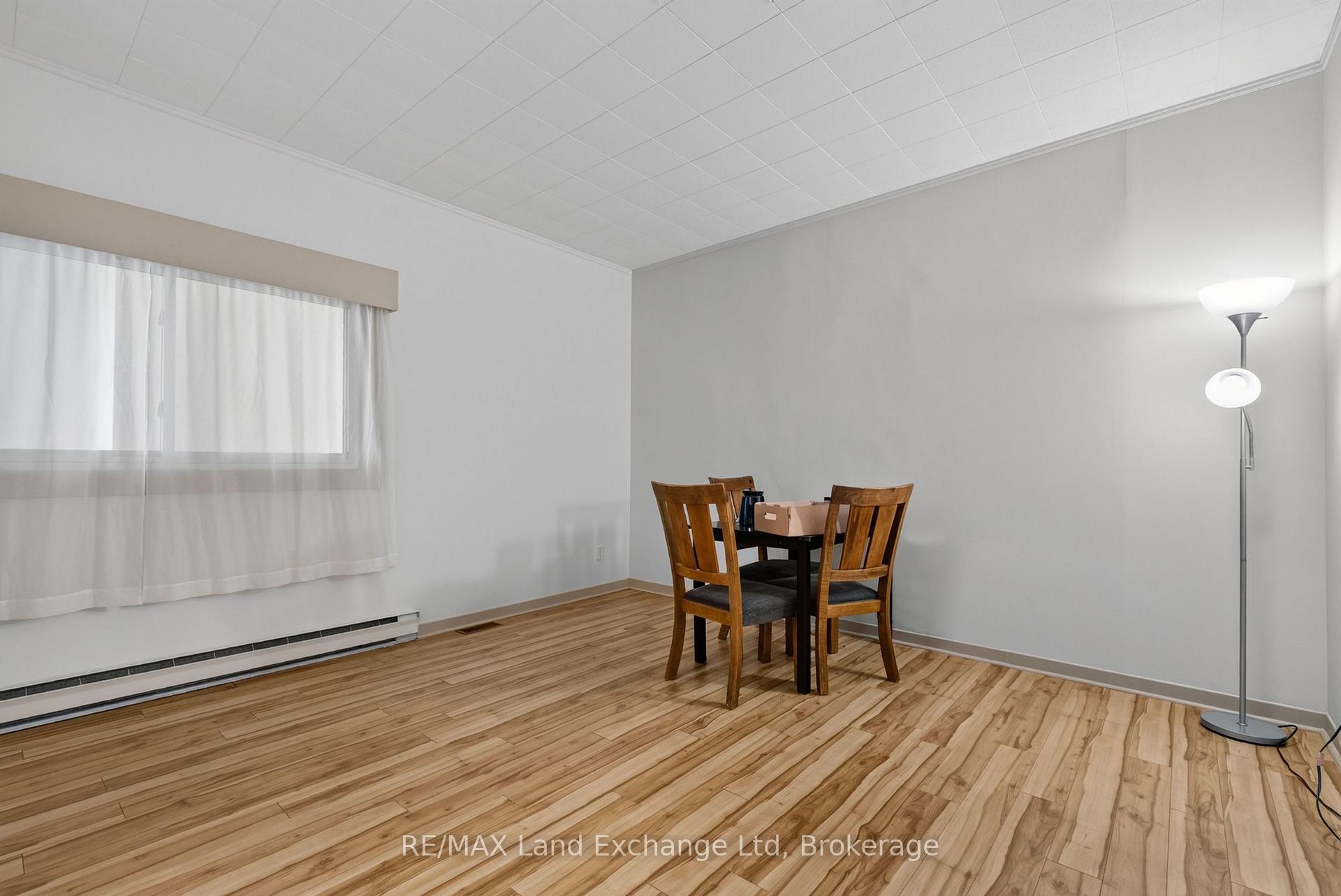 Photo 26 of 77 Montreal Street, Goderich, Goderich (Town) — HOMEH