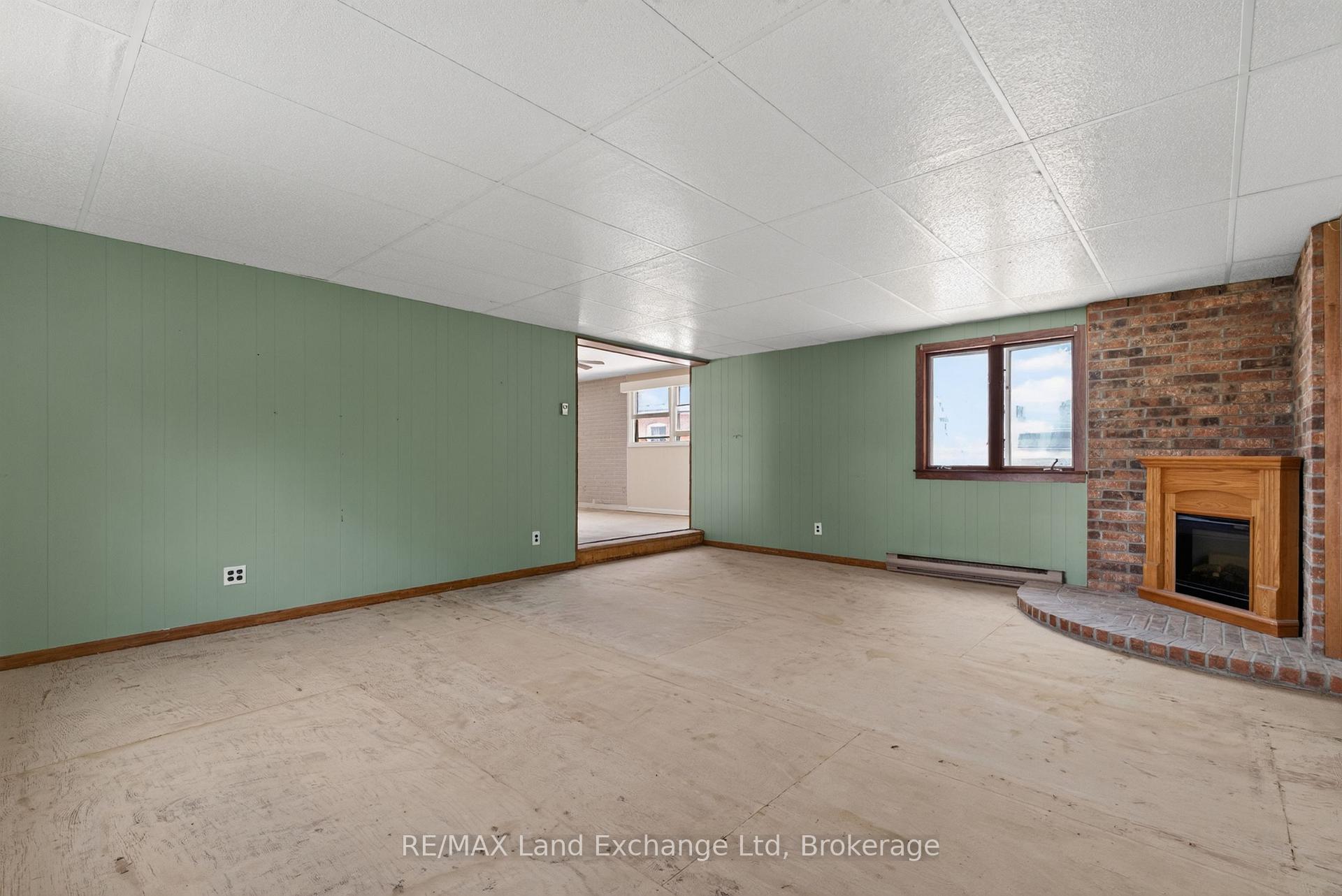 Photo 30 of 77 Montreal Street, Goderich, Goderich (Town) — HOMEH