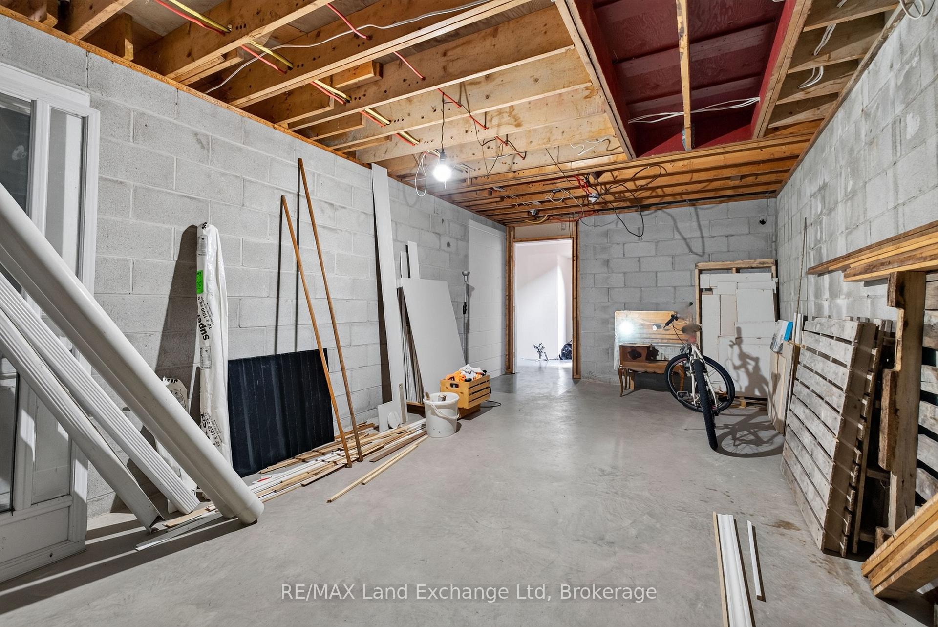 Photo 44 of 77 Montreal Street, Goderich, Goderich (Town) — HOMEH