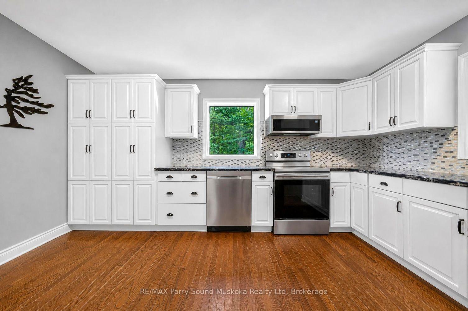 Photo 7 of 8 Mountain Basin Drive, McDougall — HOMEH