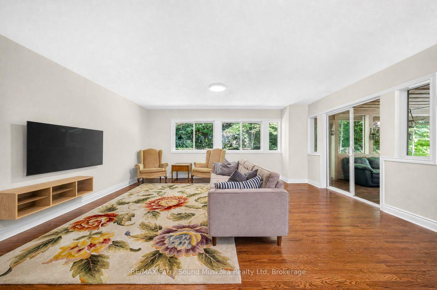 Photo 10 of 8 Mountain Basin Drive, McDougall — HOMEH