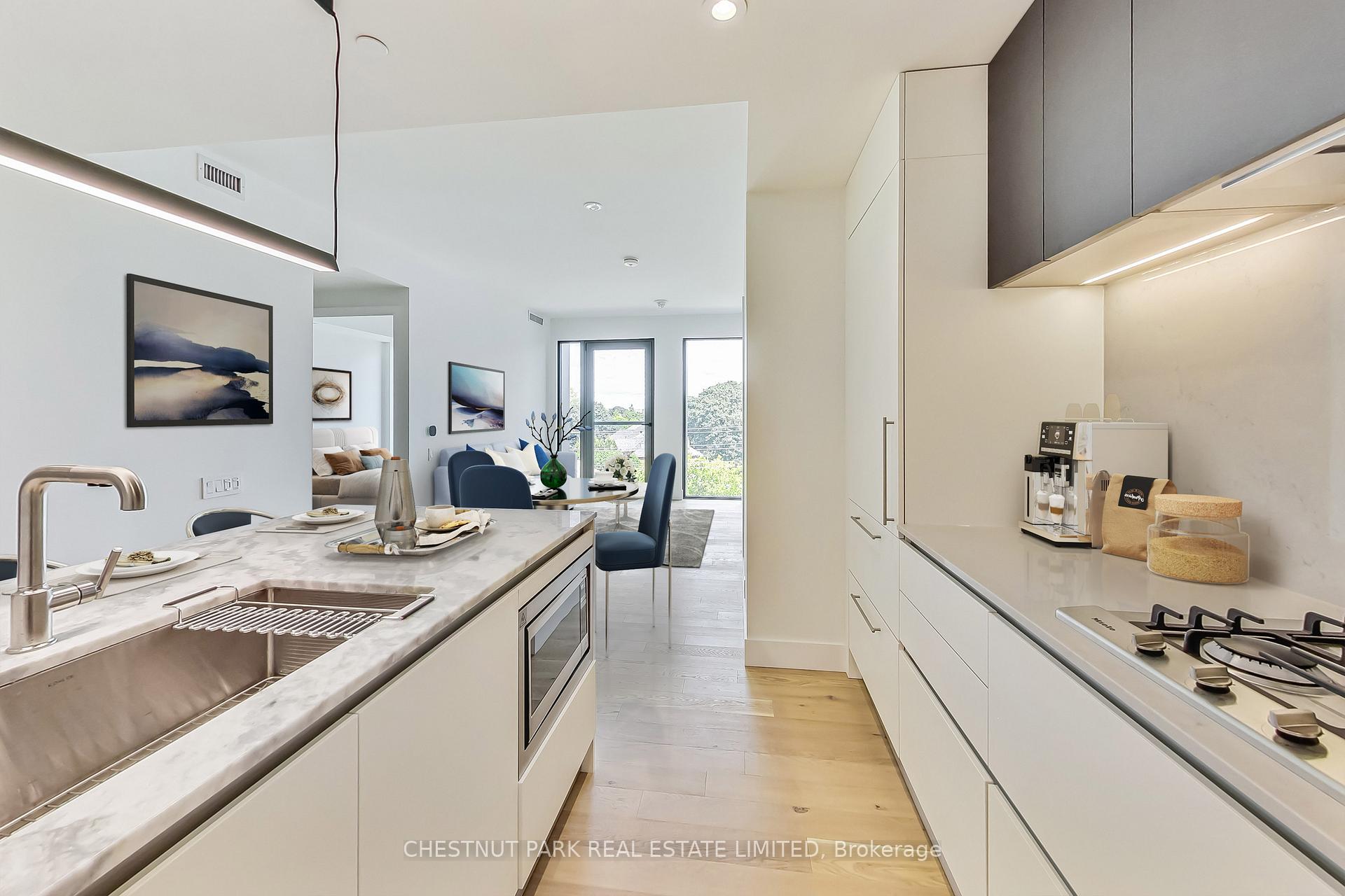 Photo 3 of Unit 404, 1414 Bayview Avenue, Toronto, Mount Pleasant East — HOMEH