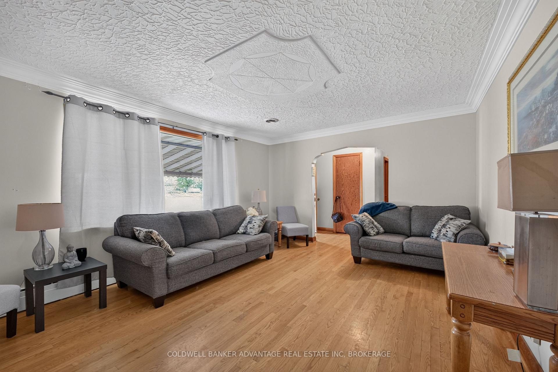 Photo 4 of 36 Third Street, Welland, Lincoln/Crowland — HOMEH