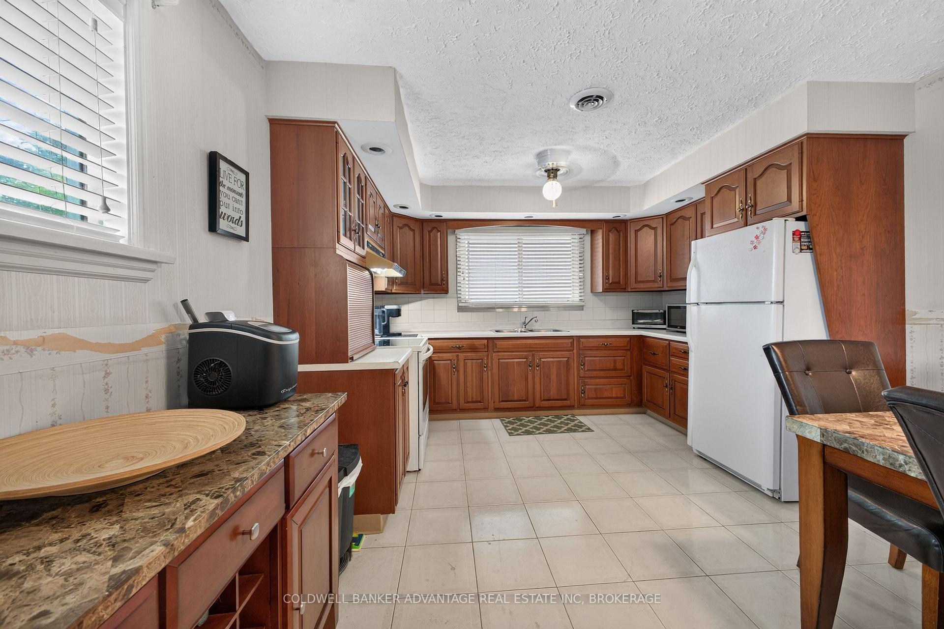 Photo 7 of 36 Third Street, Welland, Lincoln/Crowland — HOMEH