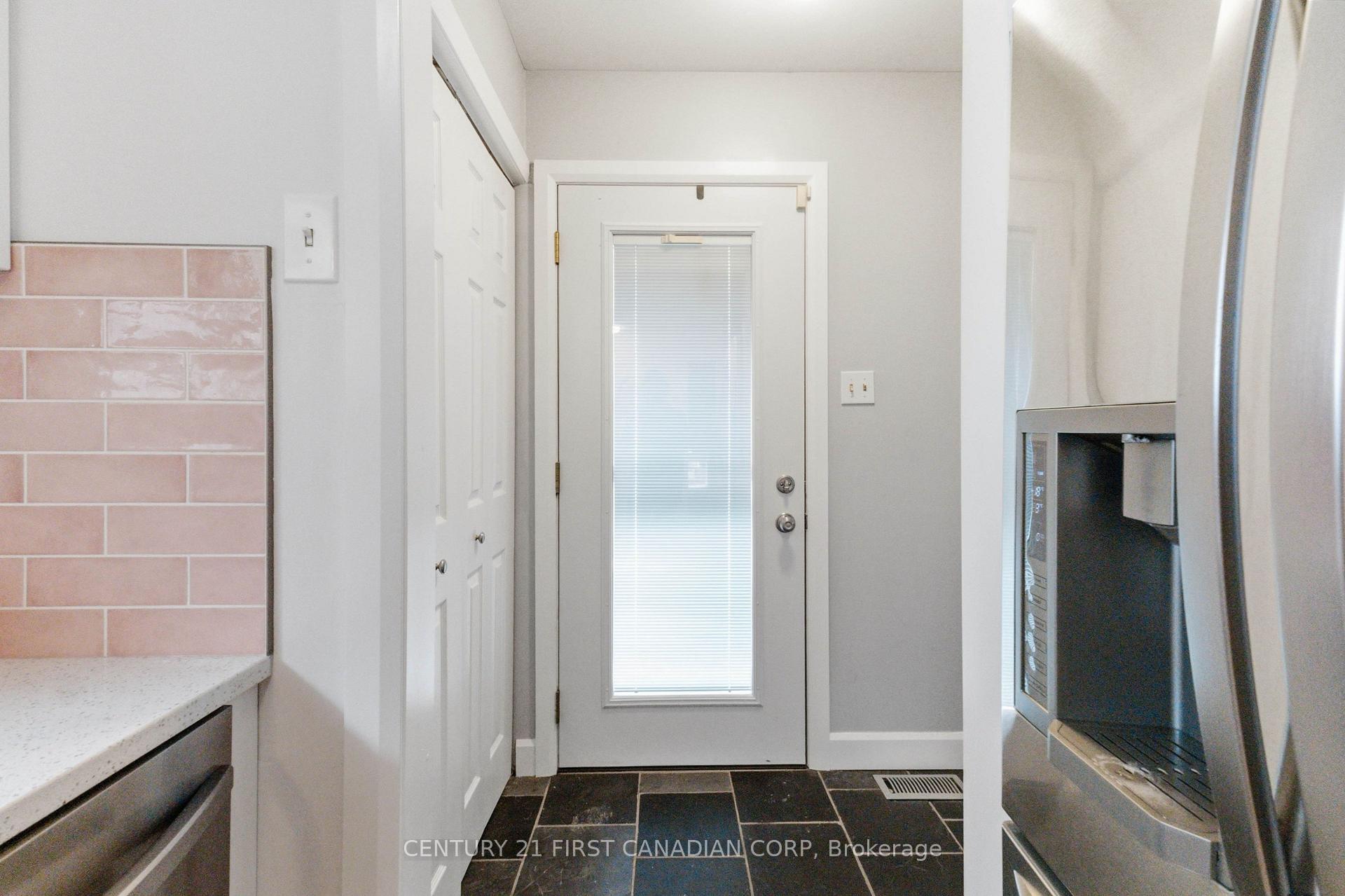 Photo 11 of 436 Ferndale Avenue, London, South P — HOMEH