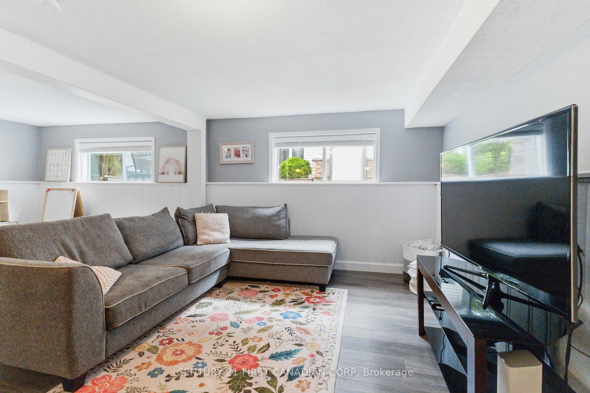 Photo 30 of 436 Ferndale Avenue, London, South P — HOMEH
