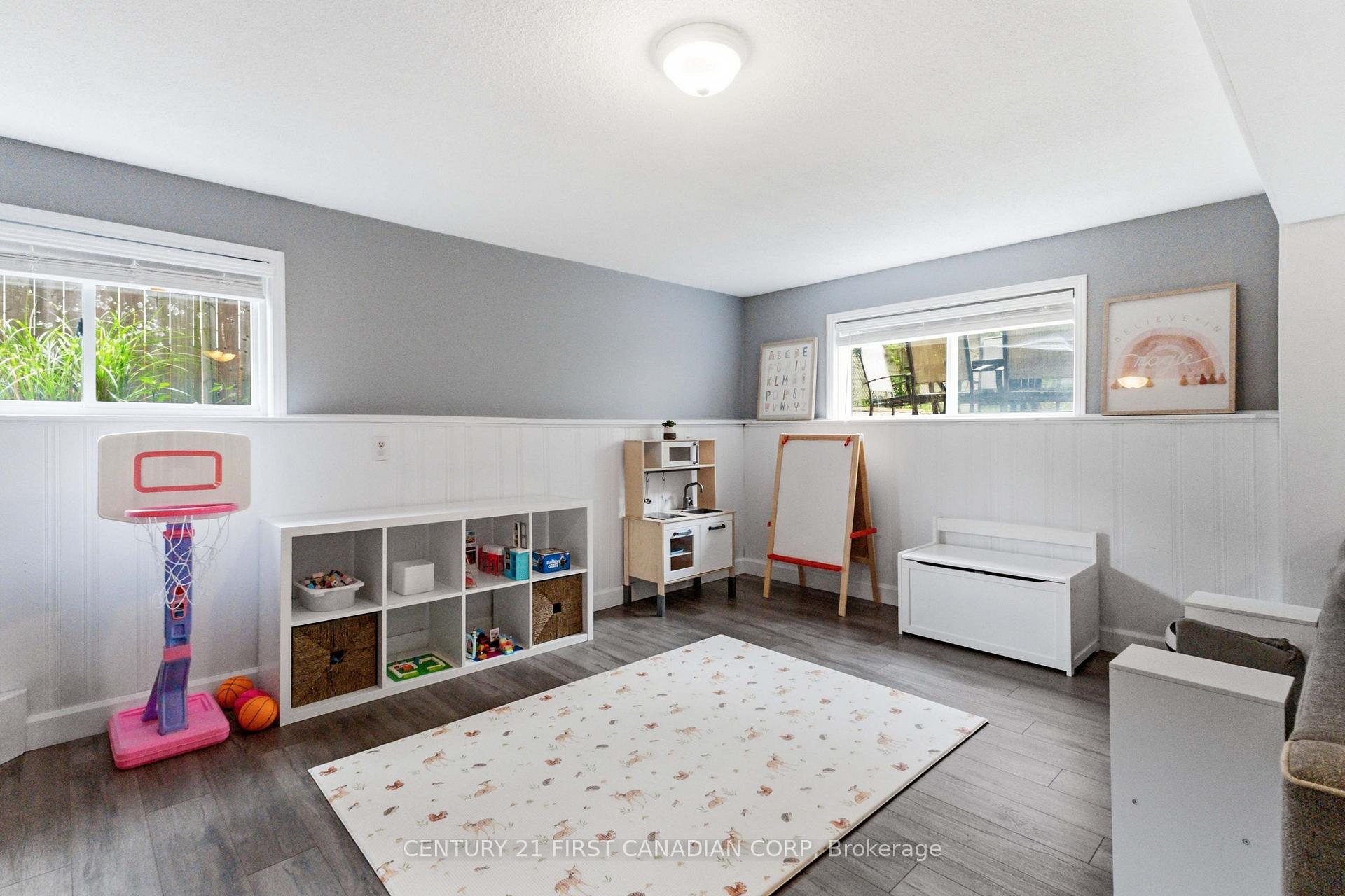 Photo 32 of 436 Ferndale Avenue, London, South P — HOMEH