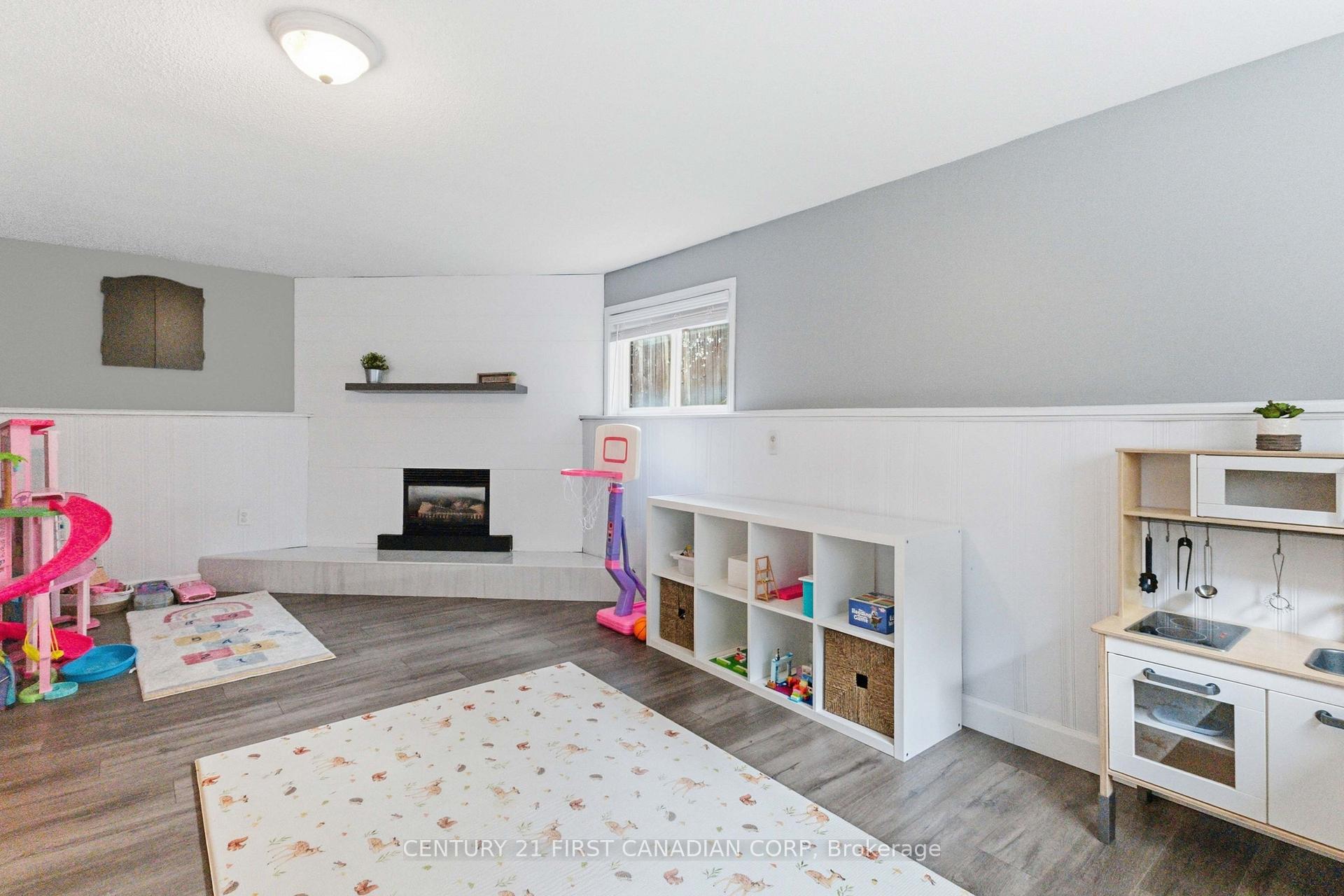 Photo 34 of 436 Ferndale Avenue, London, South P — HOMEH