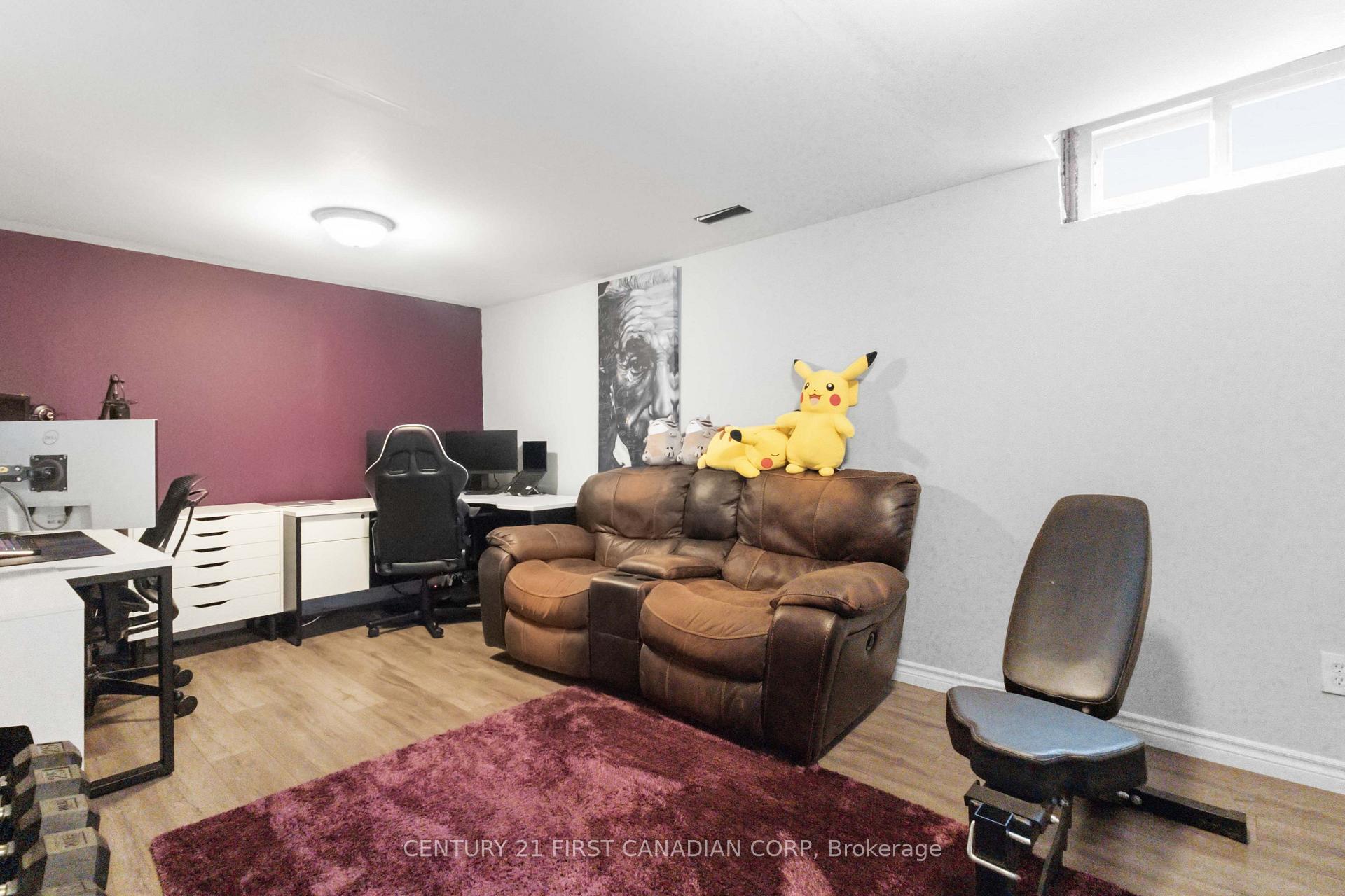 Photo 36 of 436 Ferndale Avenue, London, South P — HOMEH