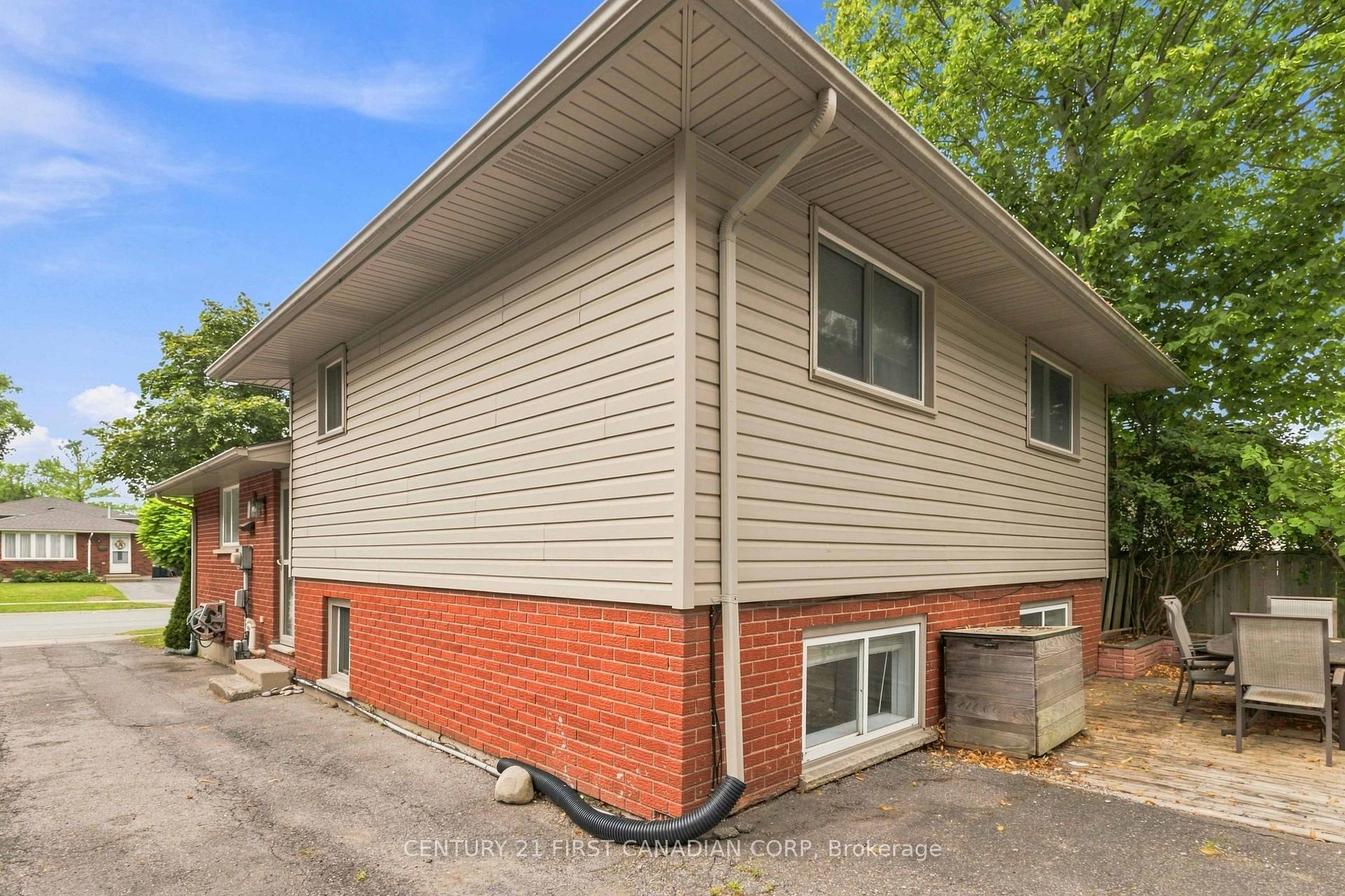 Photo 42 of 436 Ferndale Avenue, London, South P — HOMEH