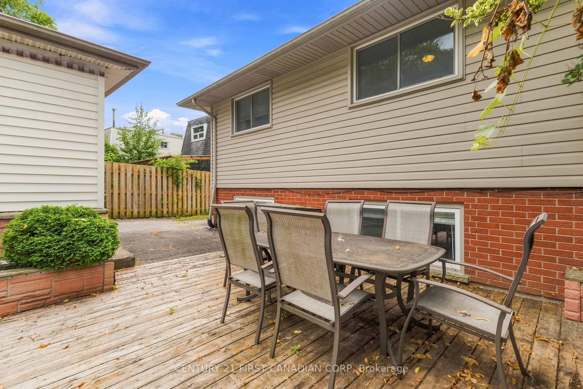 Photo 46 of 436 Ferndale Avenue, London, South P — HOMEH