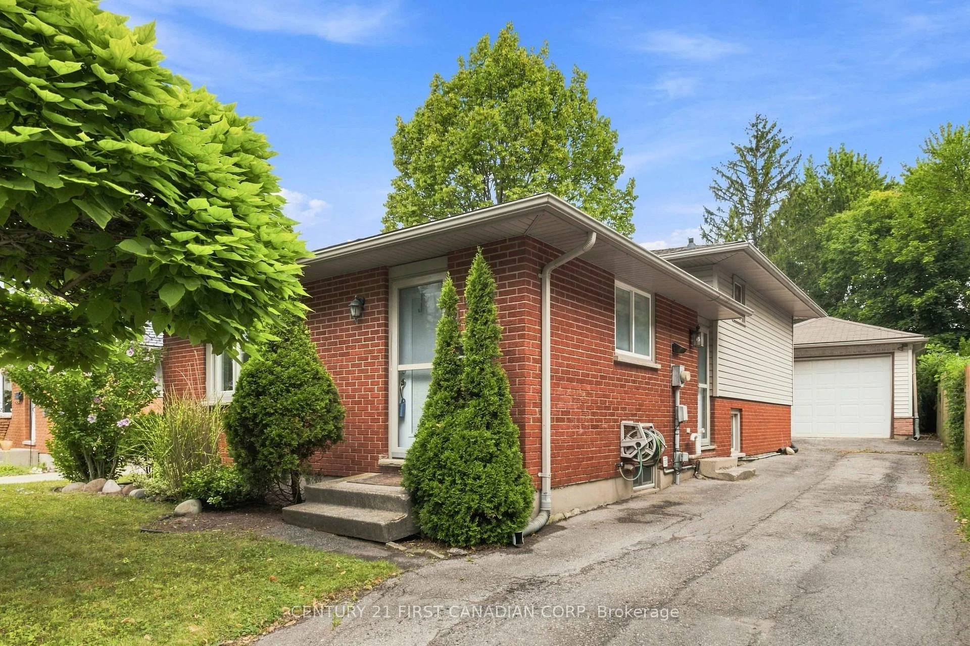 Photo 10 of 436 Ferndale Avenue, London, South P — HOMEH