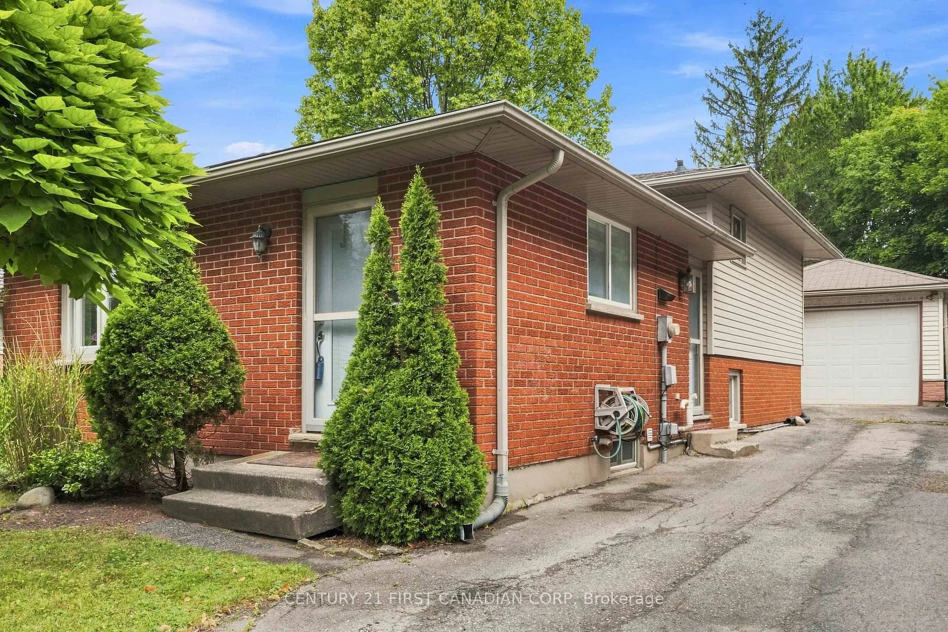 Photo 13 of 436 Ferndale Avenue, London, South P — HOMEH