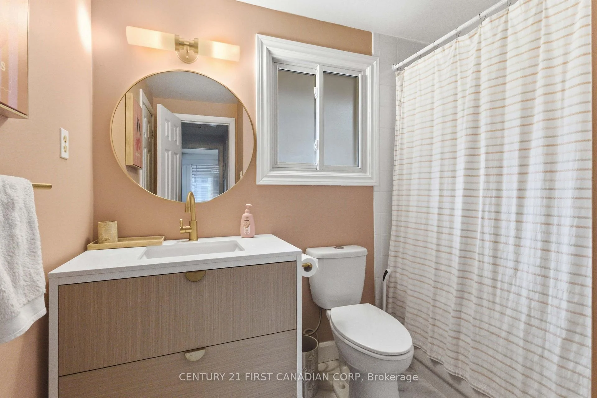 Photo 33 of 436 Ferndale Avenue, London, South P — HOMEH