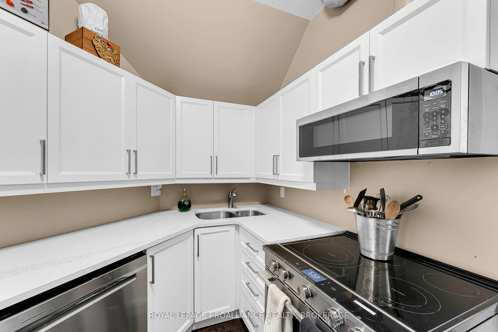 Photo 13 of Unit 1, 250 King Street E, Kingston, Central City East — HOMEH