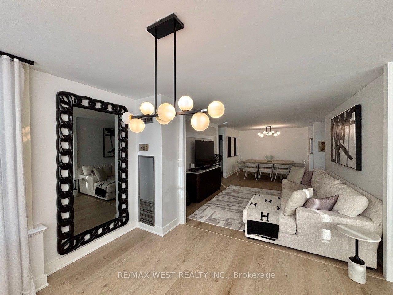 Photo 6 of Unit 1408, 7 Townsgate Drive, Vaughan, Crestwood-Springfarm-Yorkhill — HOMEH