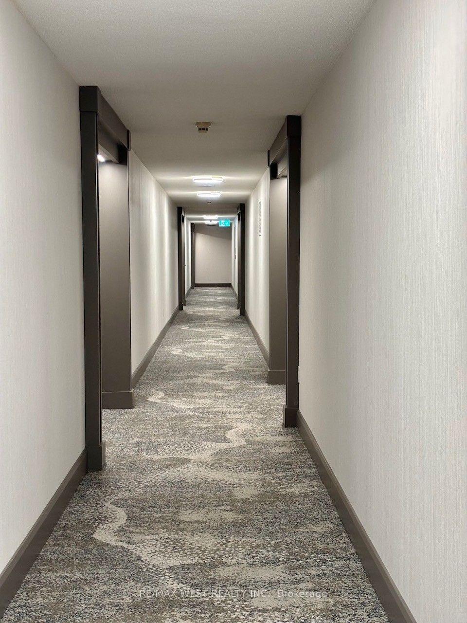 Photo 8 of Unit 1408, 7 Townsgate Drive, Vaughan, Crestwood-Springfarm-Yorkhill — HOMEH