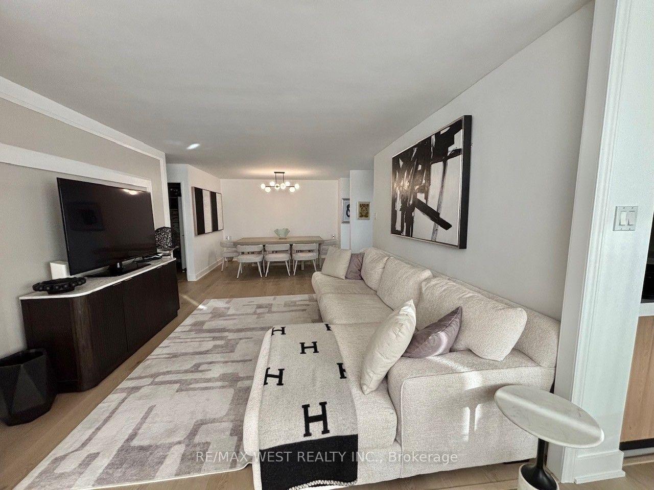 Photo 14 of Unit 1408, 7 Townsgate Drive, Vaughan, Crestwood-Springfarm-Yorkhill — HOMEH