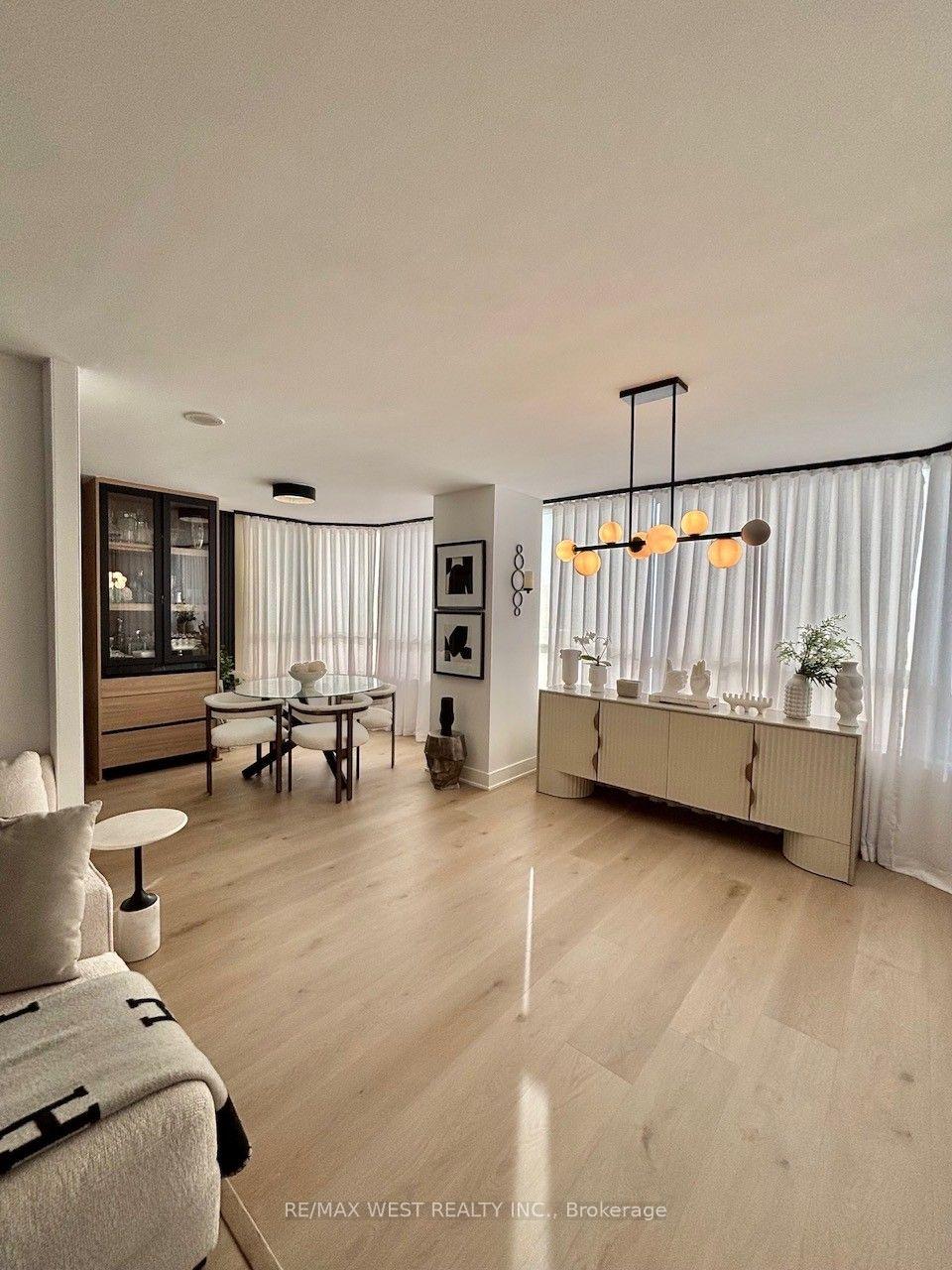 Photo 16 of Unit 1408, 7 Townsgate Drive, Vaughan, Crestwood-Springfarm-Yorkhill — HOMEH