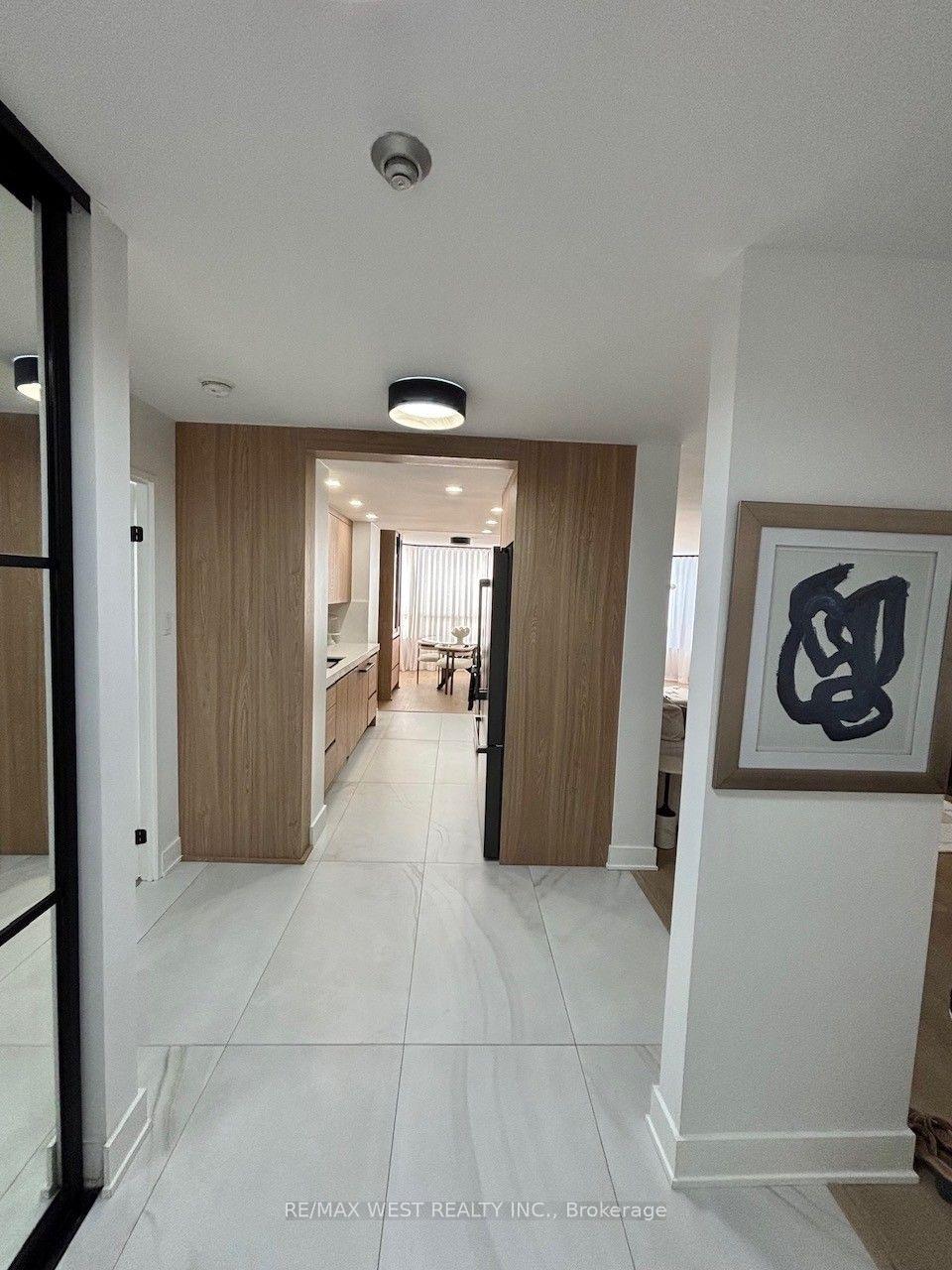 Photo 17 of Unit 1408, 7 Townsgate Drive, Vaughan, Crestwood-Springfarm-Yorkhill — HOMEH