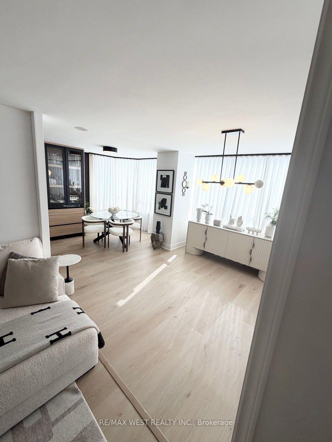 Photo 18 of Unit 1408, 7 Townsgate Drive, Vaughan, Crestwood-Springfarm-Yorkhill — HOMEH
