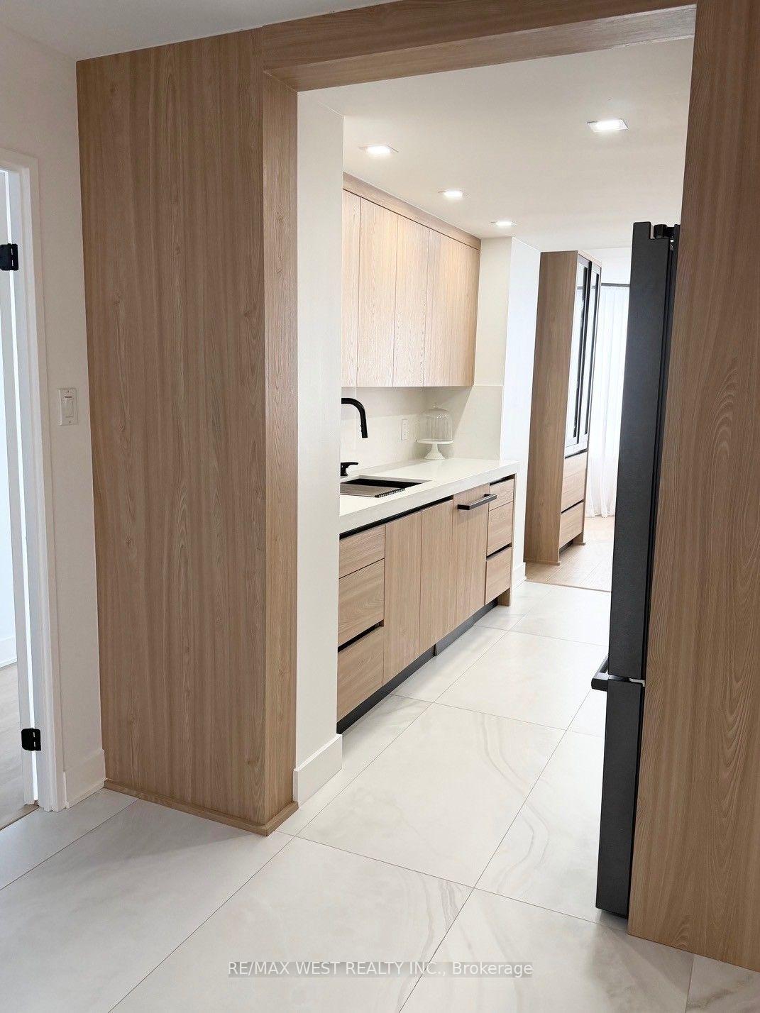 Photo 21 of Unit 1408, 7 Townsgate Drive, Vaughan, Crestwood-Springfarm-Yorkhill — HOMEH