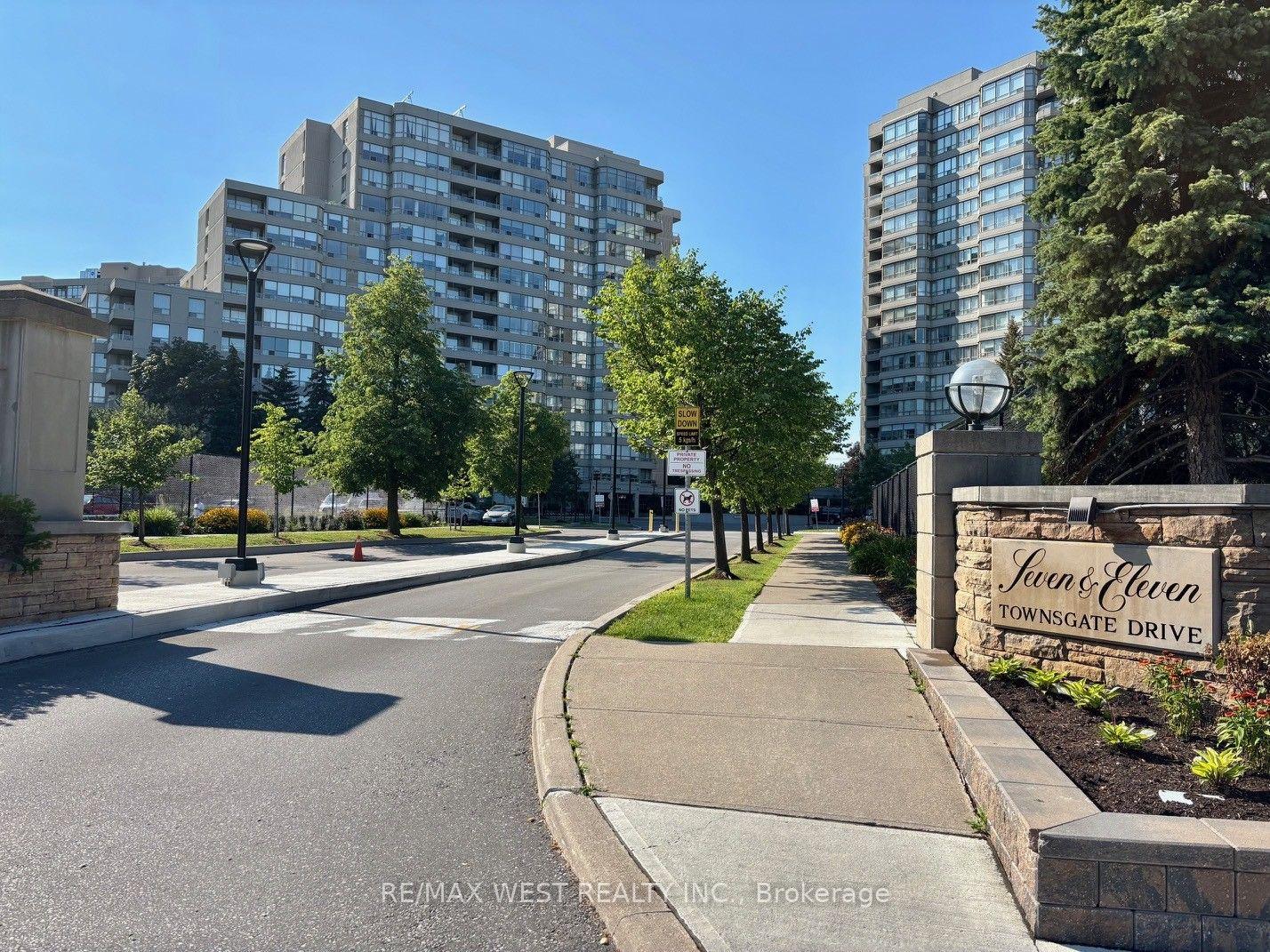 Photo 23 of Unit 1408, 7 Townsgate Drive, Vaughan, Crestwood-Springfarm-Yorkhill — HOMEH