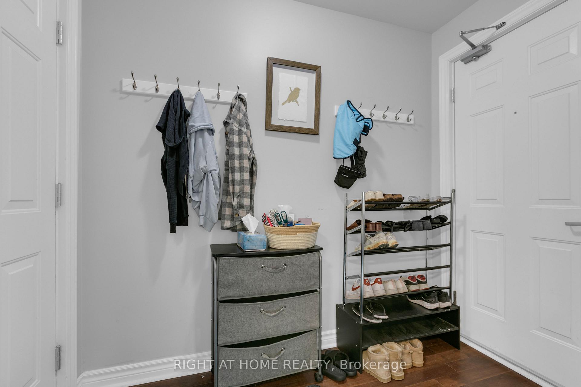 Photo 4 of Unit 8, 585 Stonefield Private, Ottawa, Barrhaven East — HOMEH