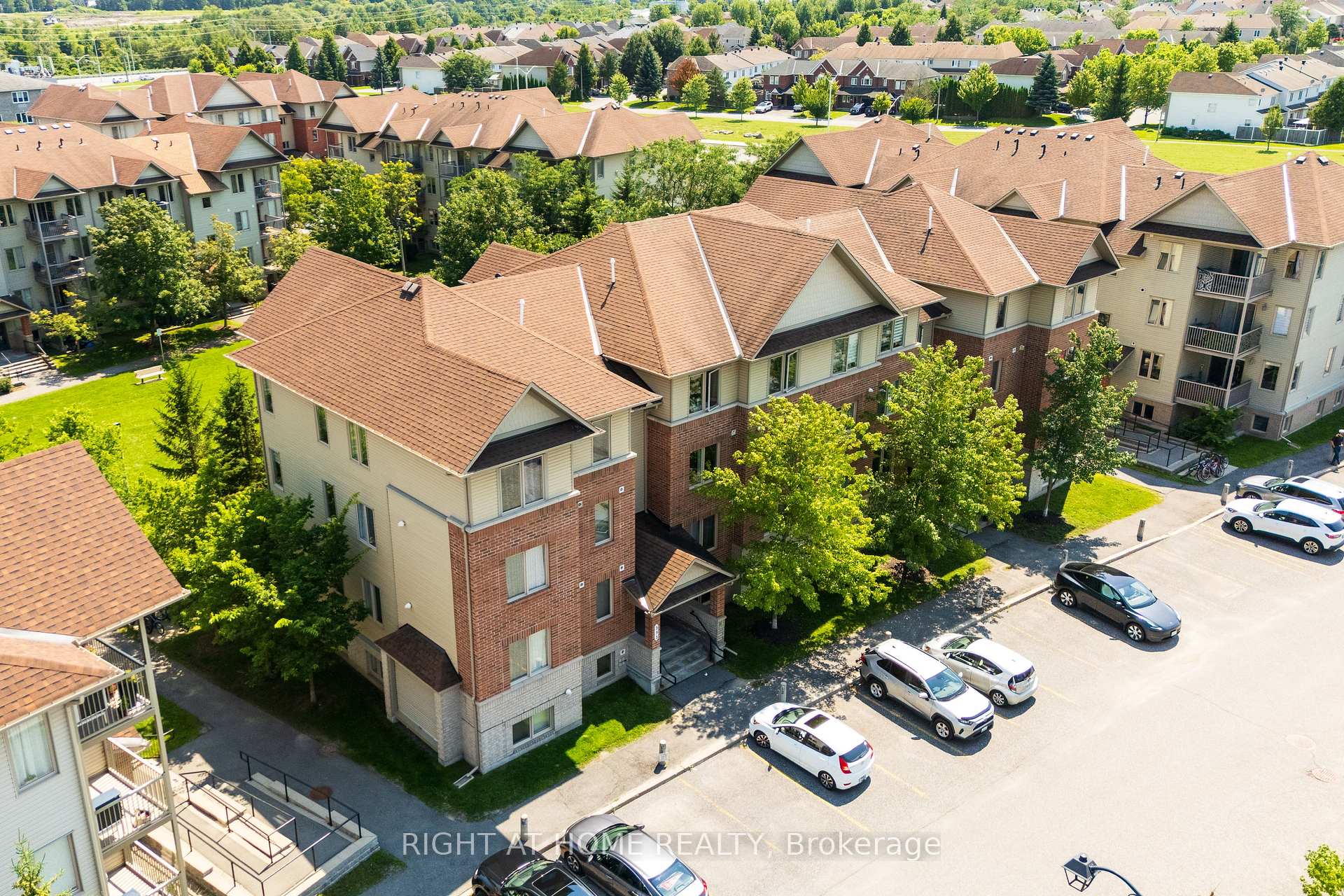 Photo 25 of Unit 8, 585 Stonefield Private, Ottawa, Barrhaven East — HOMEH
