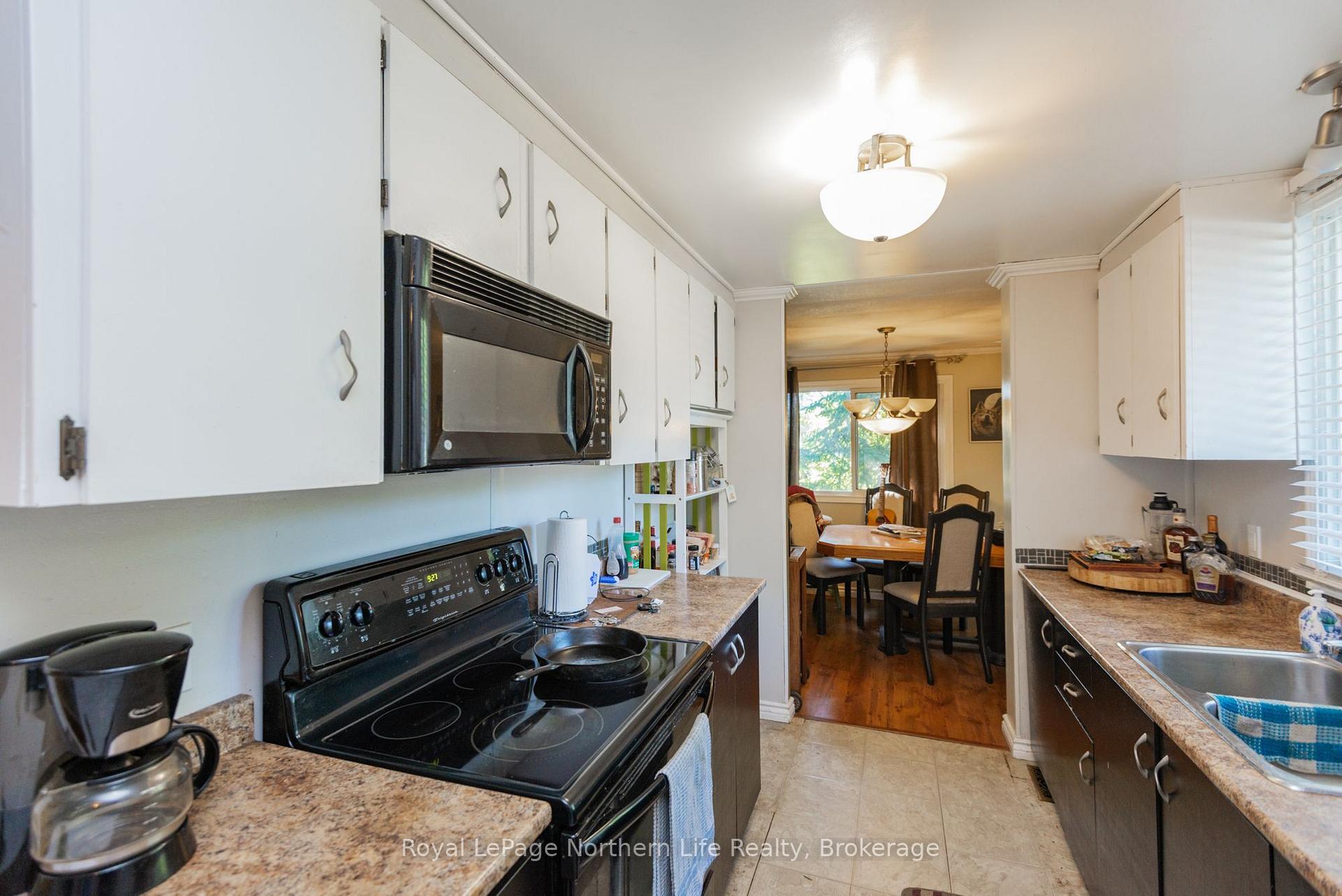 Photo 11 of 3 David Court, North Bay, Ferris — HOMEH