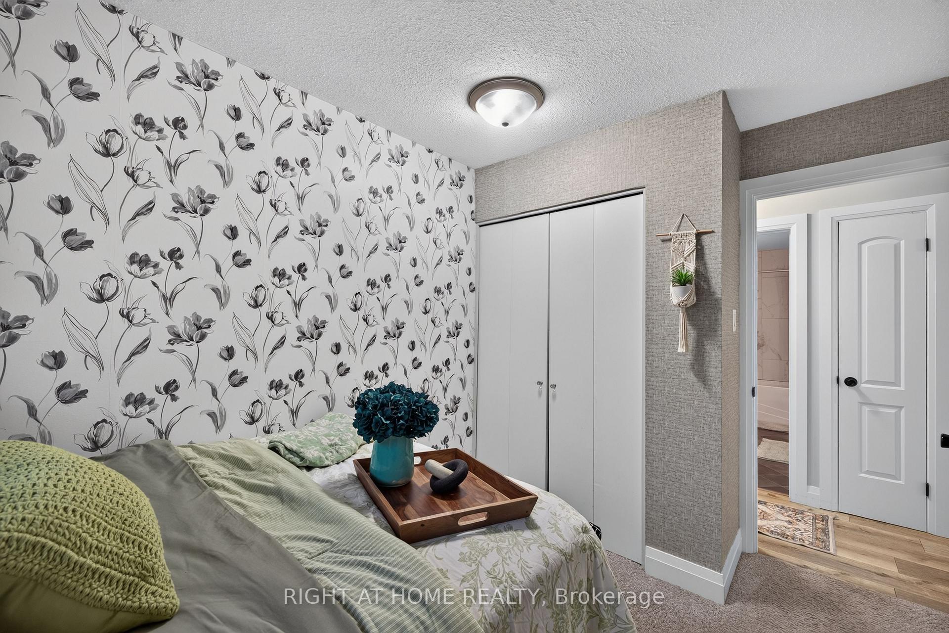 Photo 23 of 37 Renny Crescent, London, South X — HOMEH