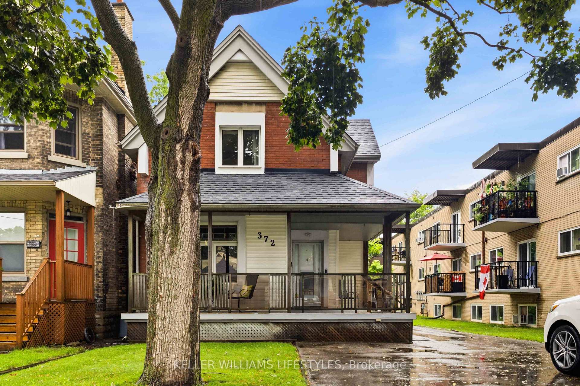 Photo 2 of 372 Simcoe Street, London, East K — HOMEH