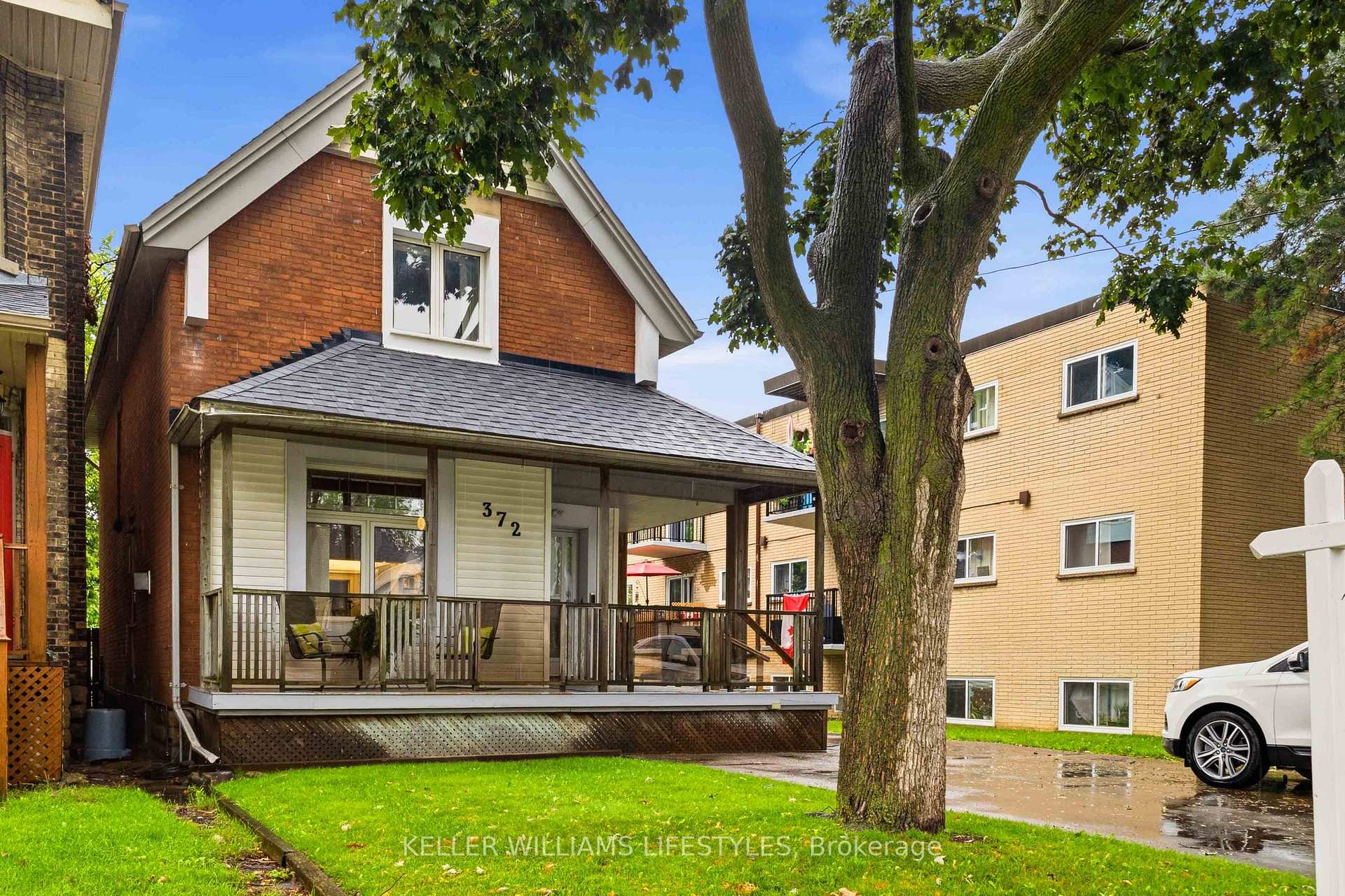 Photo 4 of 372 Simcoe Street, London, East K — HOMEH