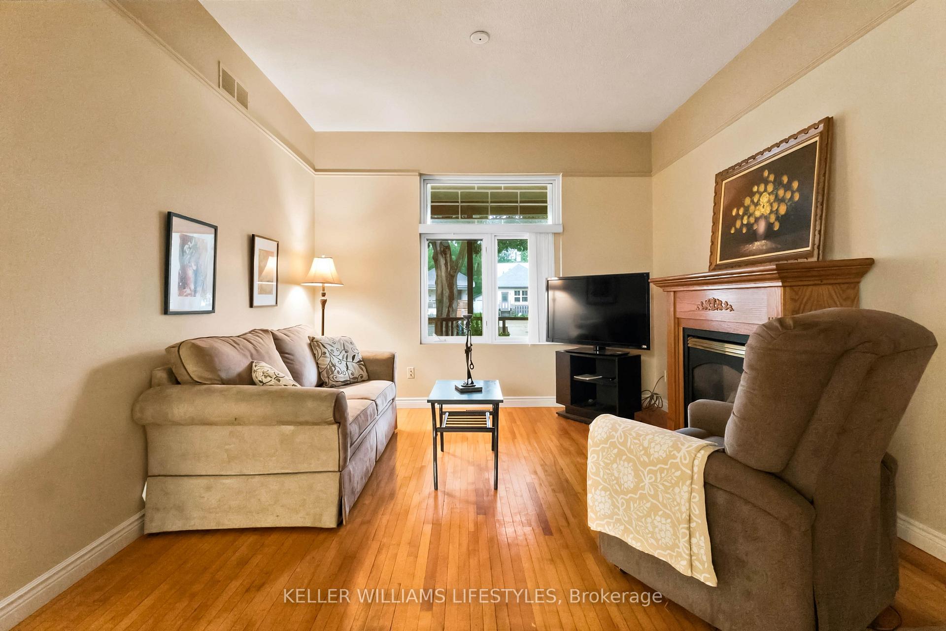 Photo 14 of 372 Simcoe Street, London, East K — HOMEH