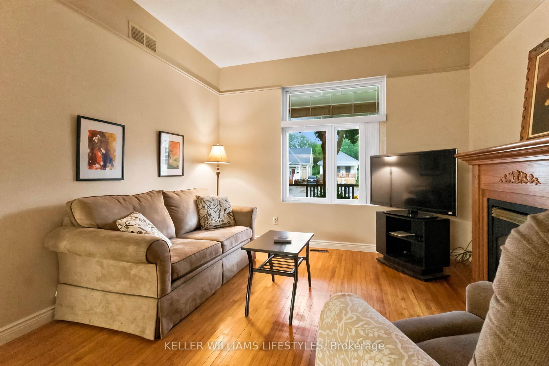 Photo 16 of 372 Simcoe Street, London, East K — HOMEH