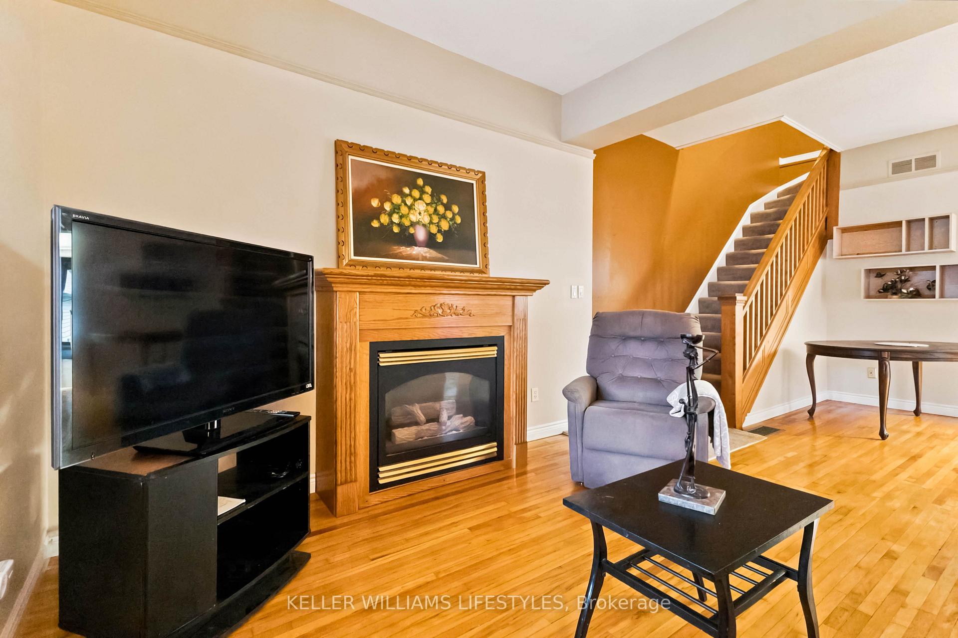 Photo 17 of 372 Simcoe Street, London, East K — HOMEH