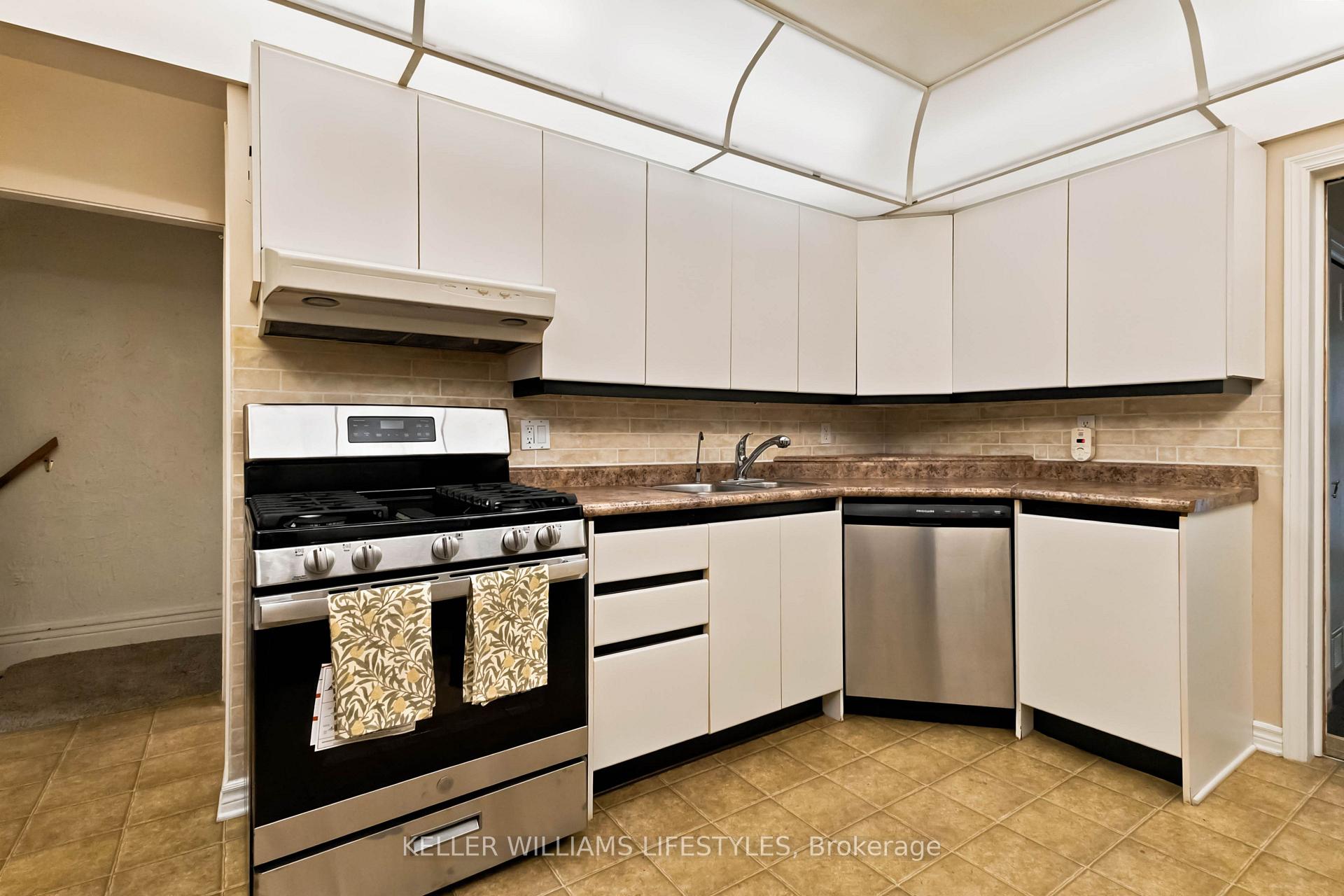 Photo 23 of 372 Simcoe Street, London, East K — HOMEH