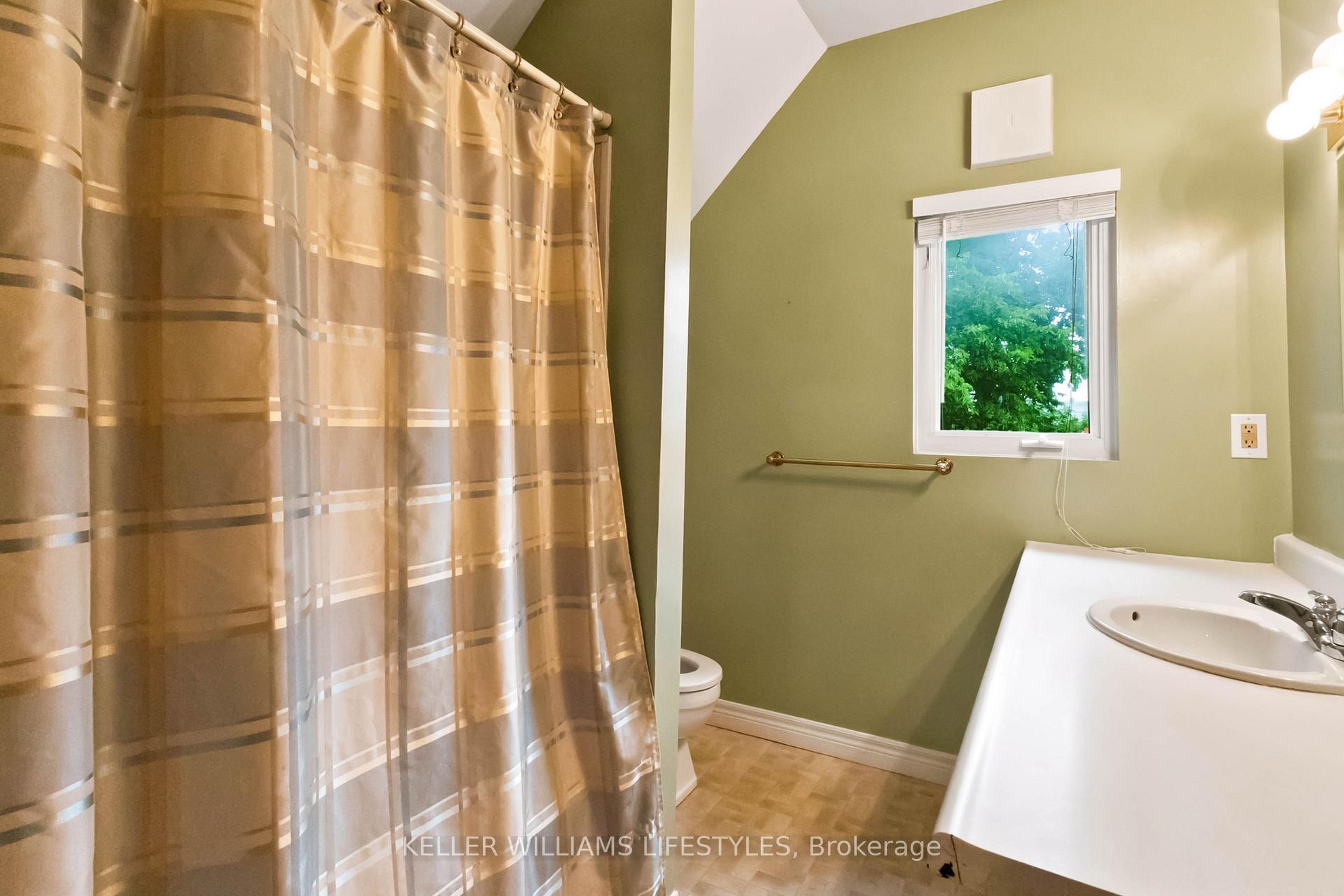 Photo 34 of 372 Simcoe Street, London, East K — HOMEH