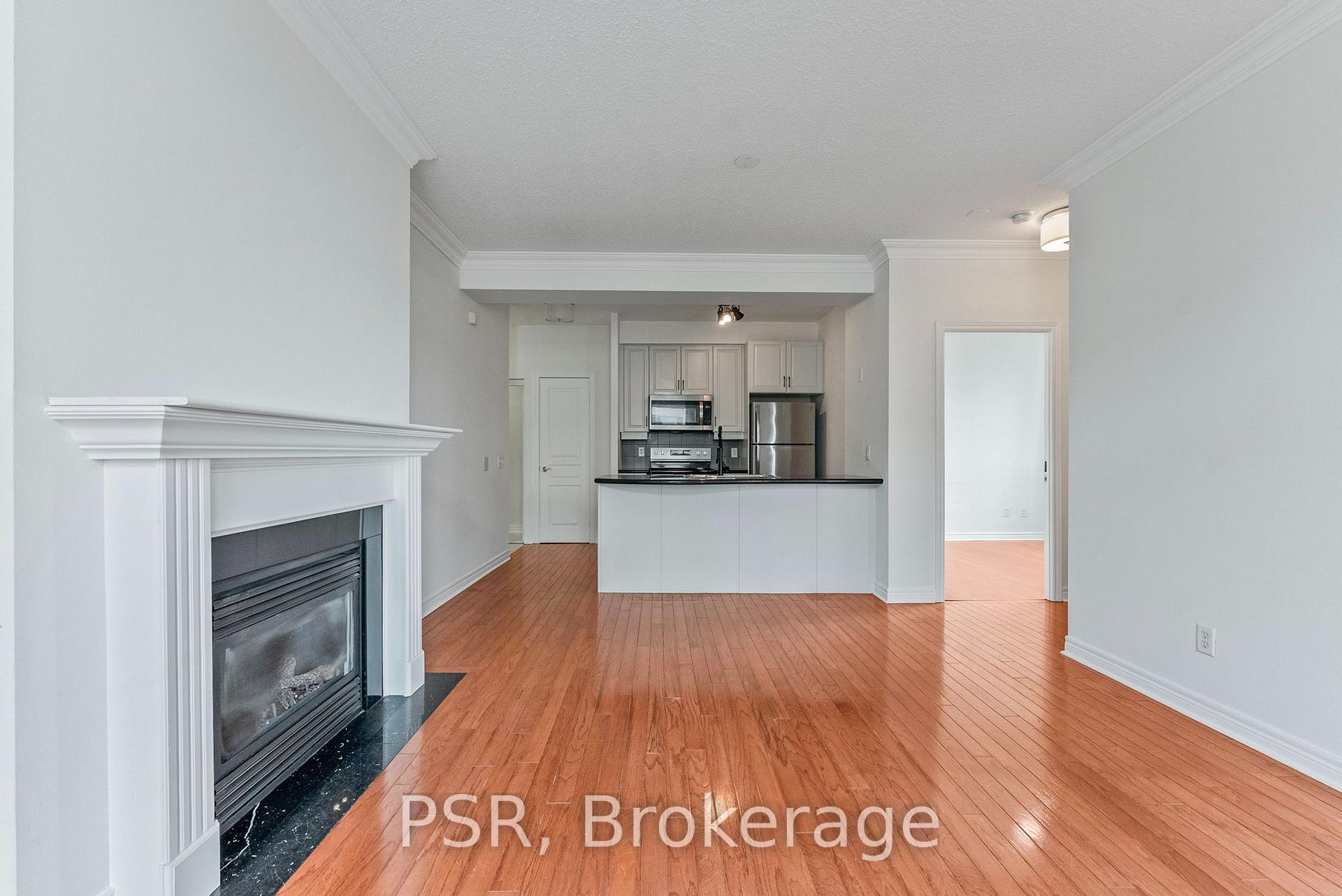 Photo 7 of Unit 423, 9 Boardwalk Drive, Toronto, The Beaches — HOMEH