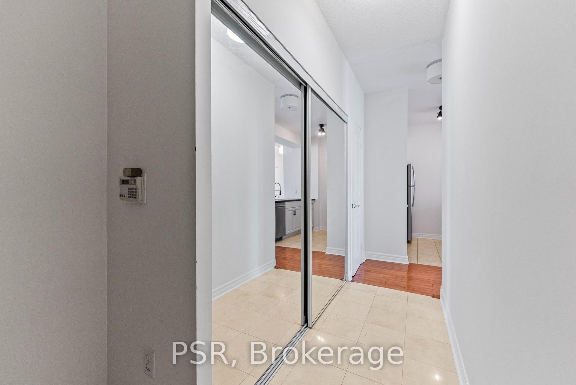 Photo 10 of Unit 423, 9 Boardwalk Drive, Toronto, The Beaches — HOMEH