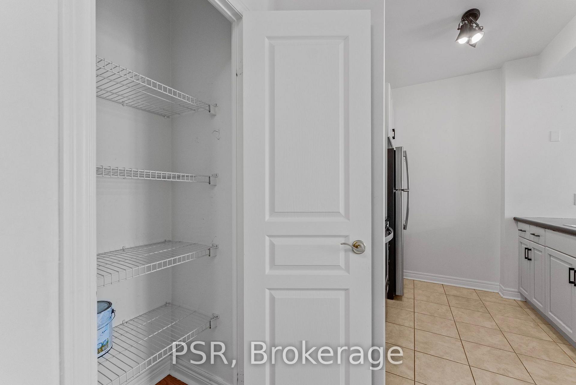 Photo 11 of Unit 423, 9 Boardwalk Drive, Toronto, The Beaches — HOMEH